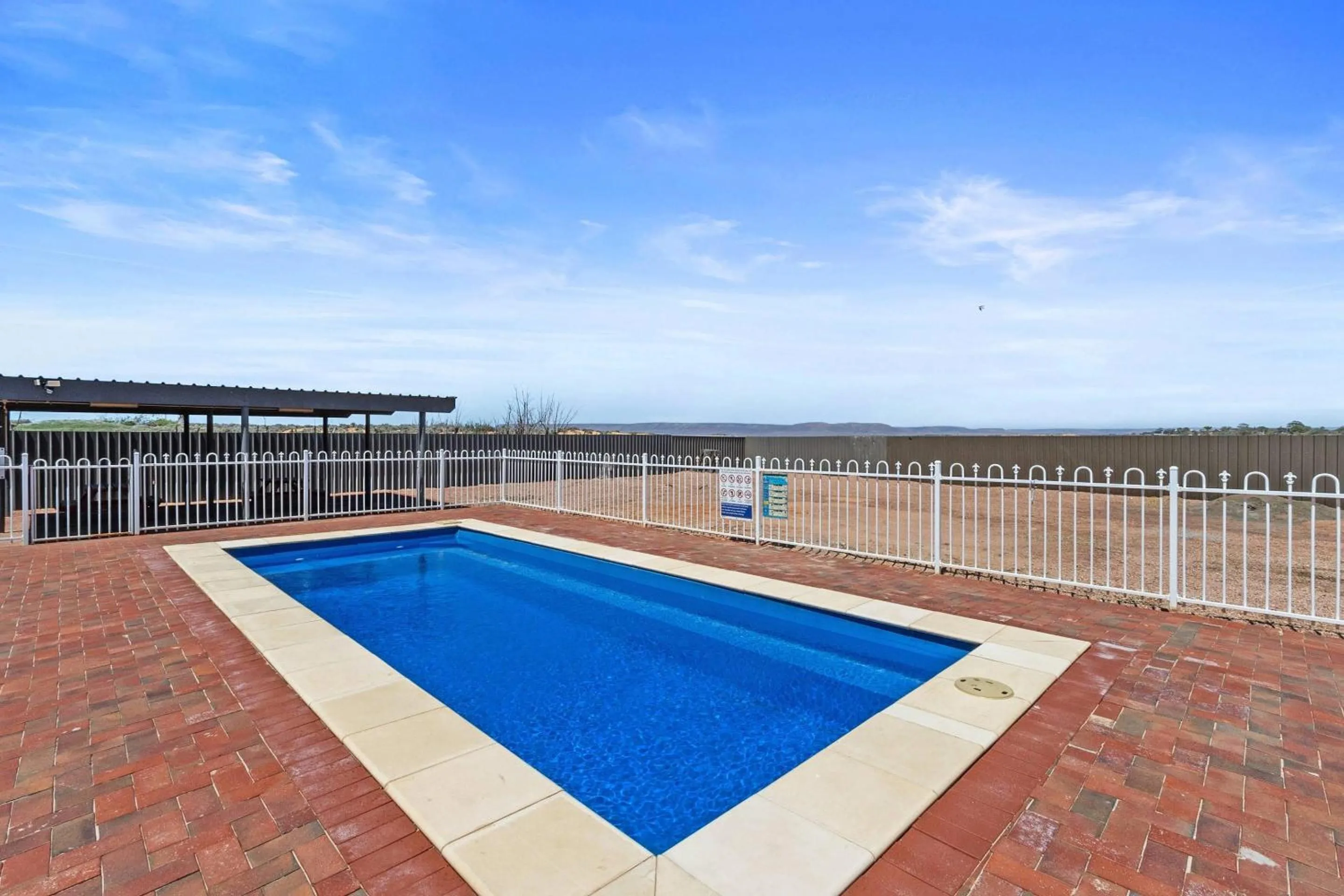Swimming pool in Econo Lodge Port Augusta