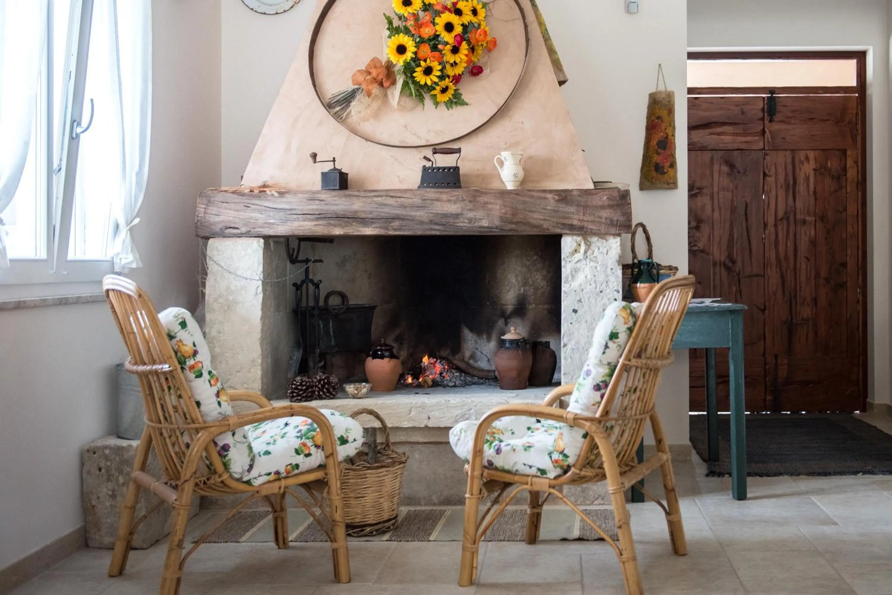 Communal lounge/ TV room in Relais Tenuta Campì