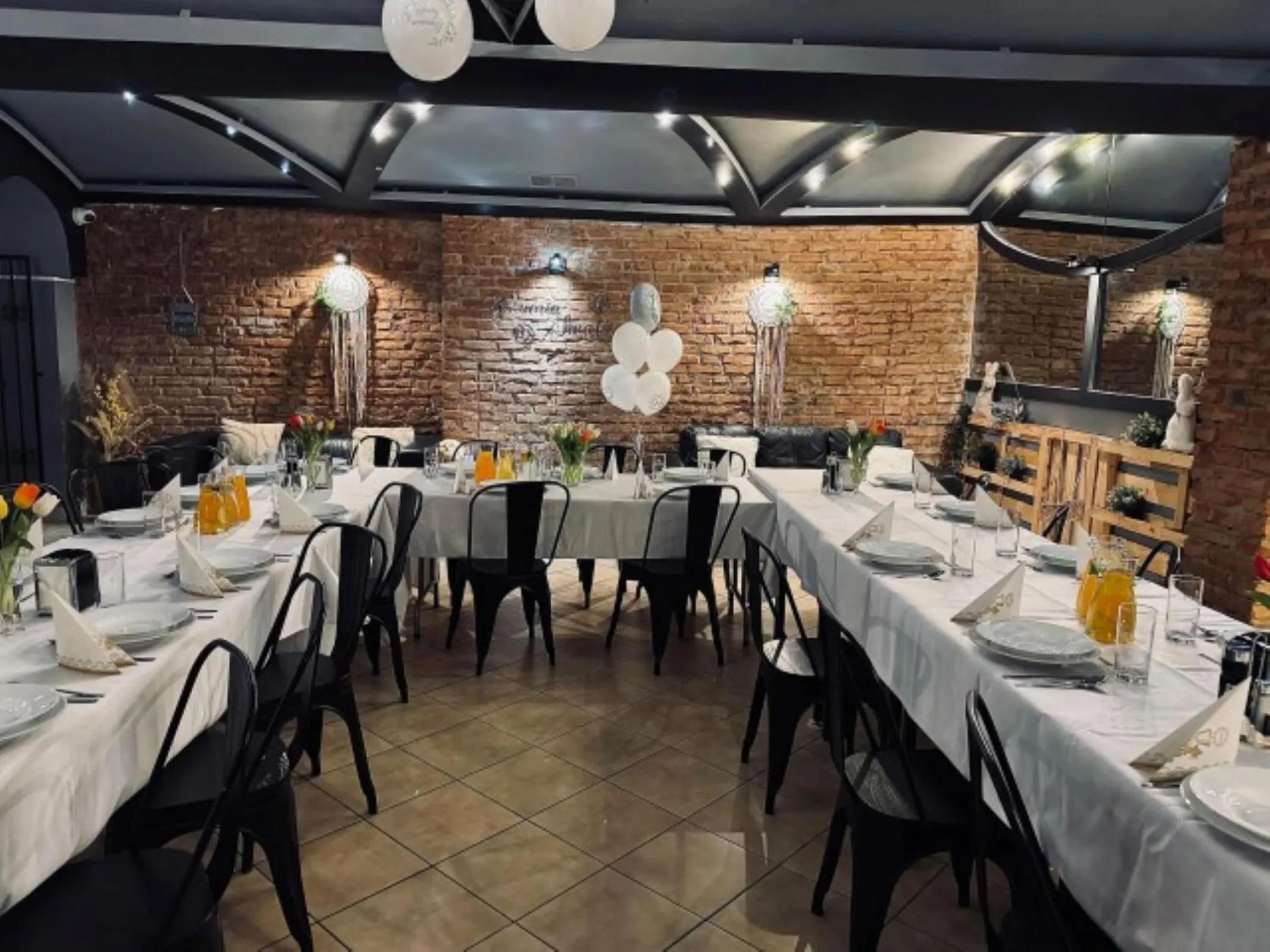 Restaurant/places to eat in Elemels Planet