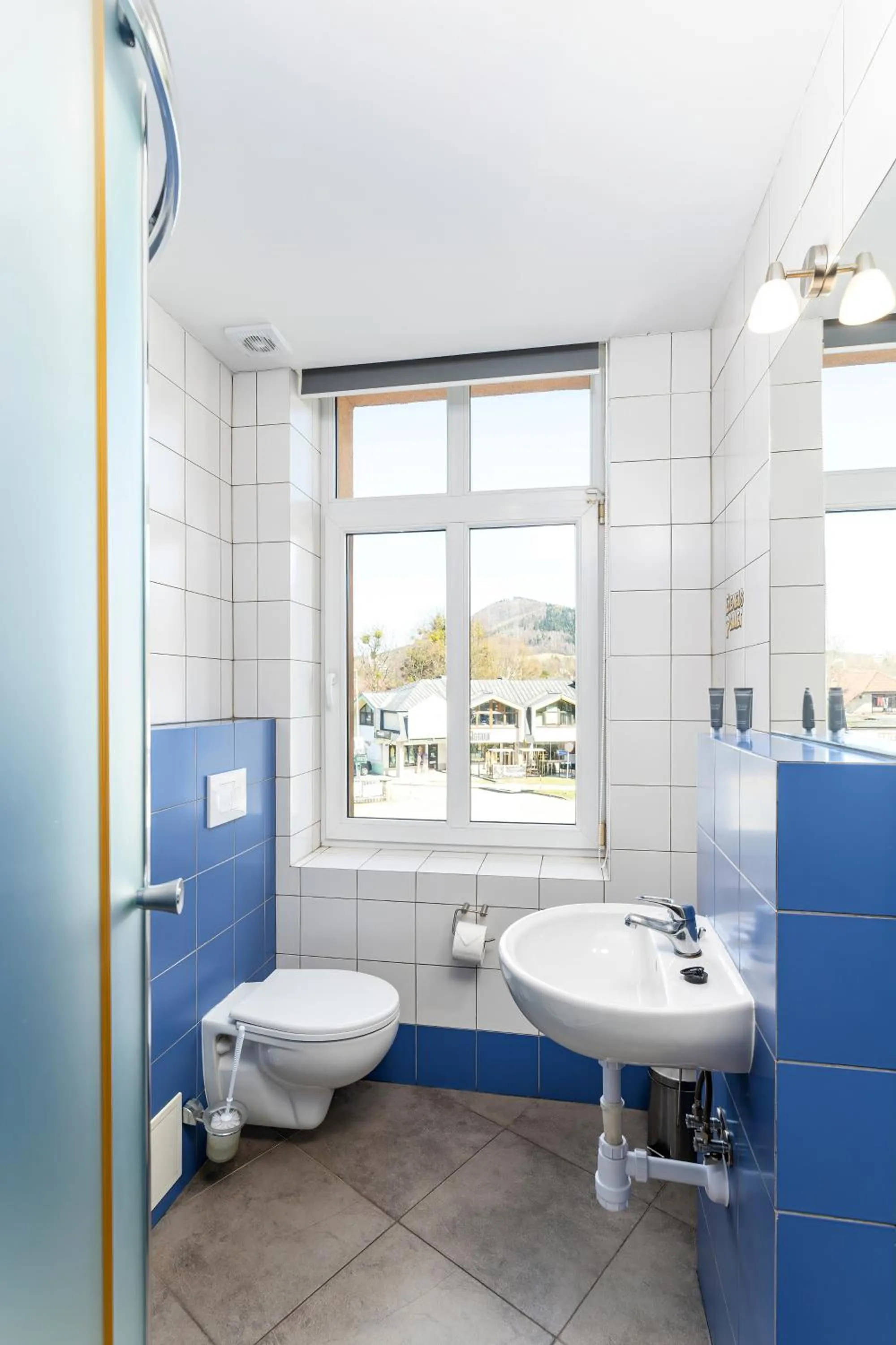 Bathroom in Elemels Planet