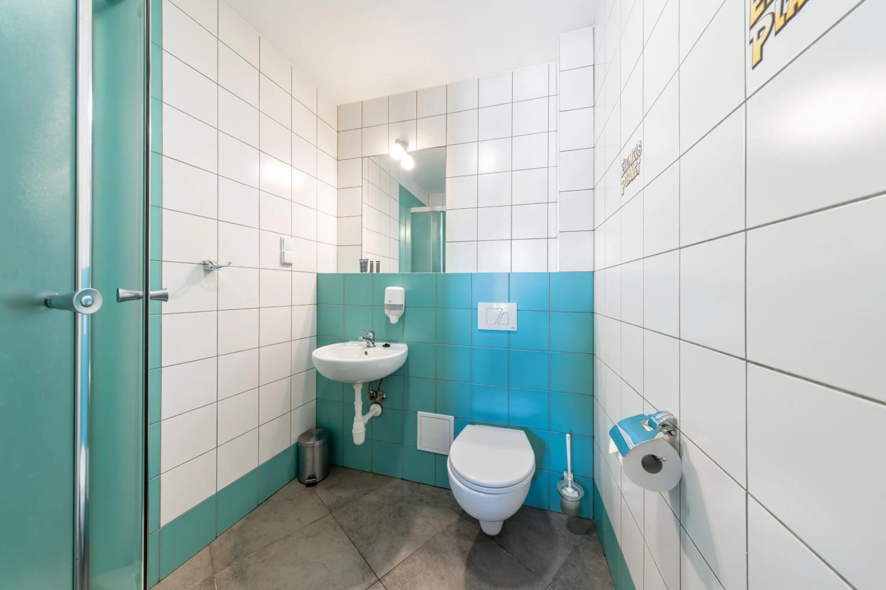 Toilet in Elemels Planet