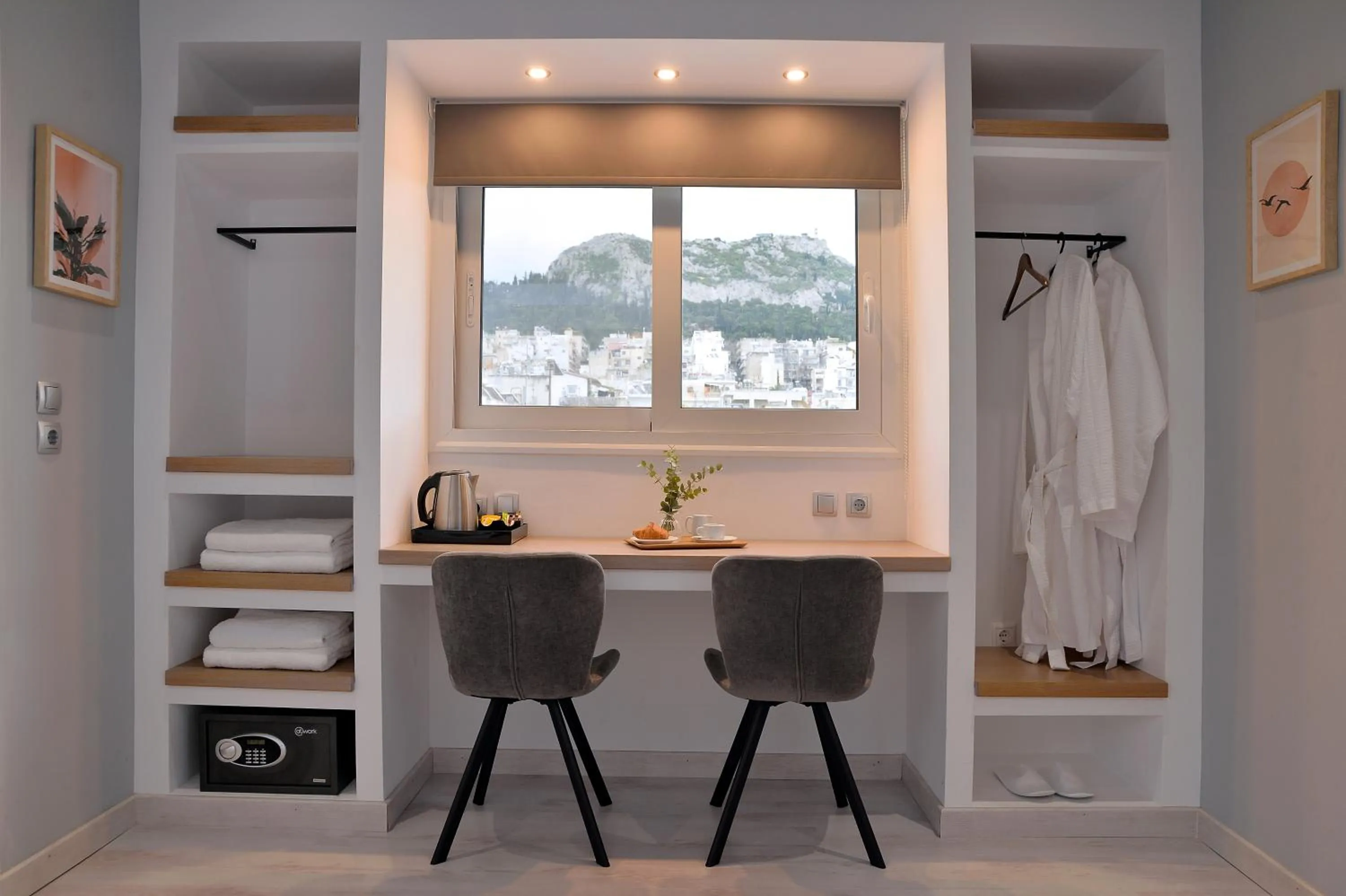 wardrobe in Alter Athens