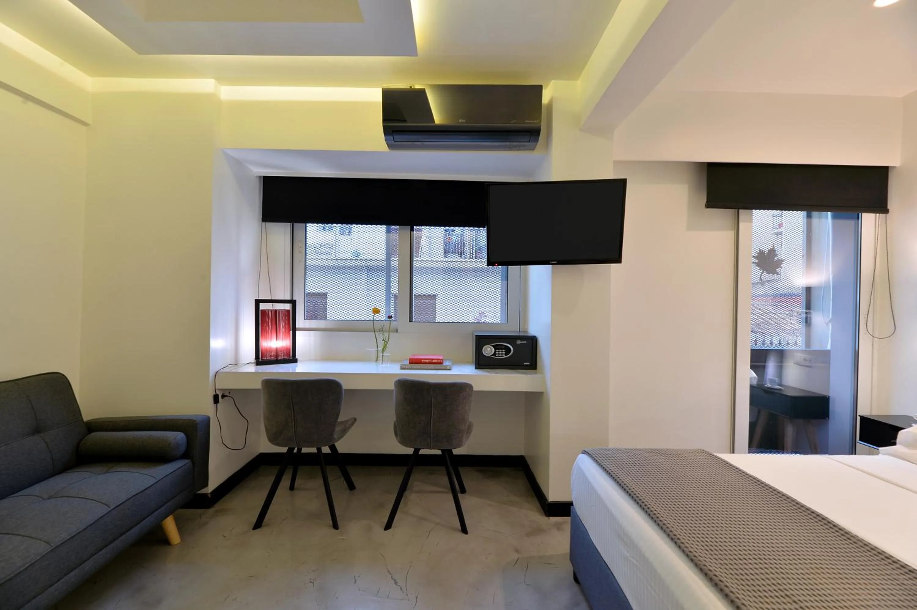 Photo of the whole room in Alter Athens