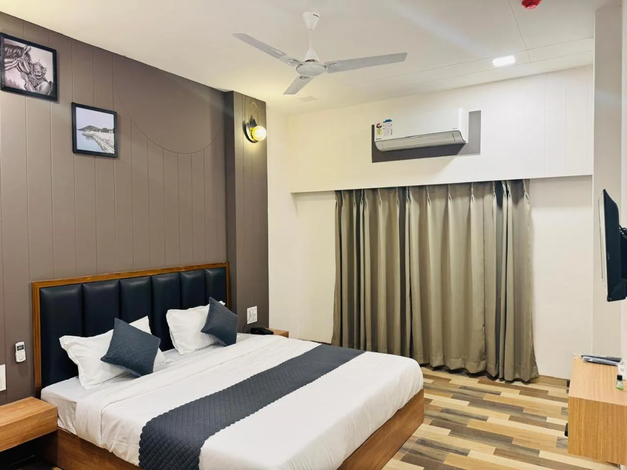 Bedroom, Bed in Hotel Skyland