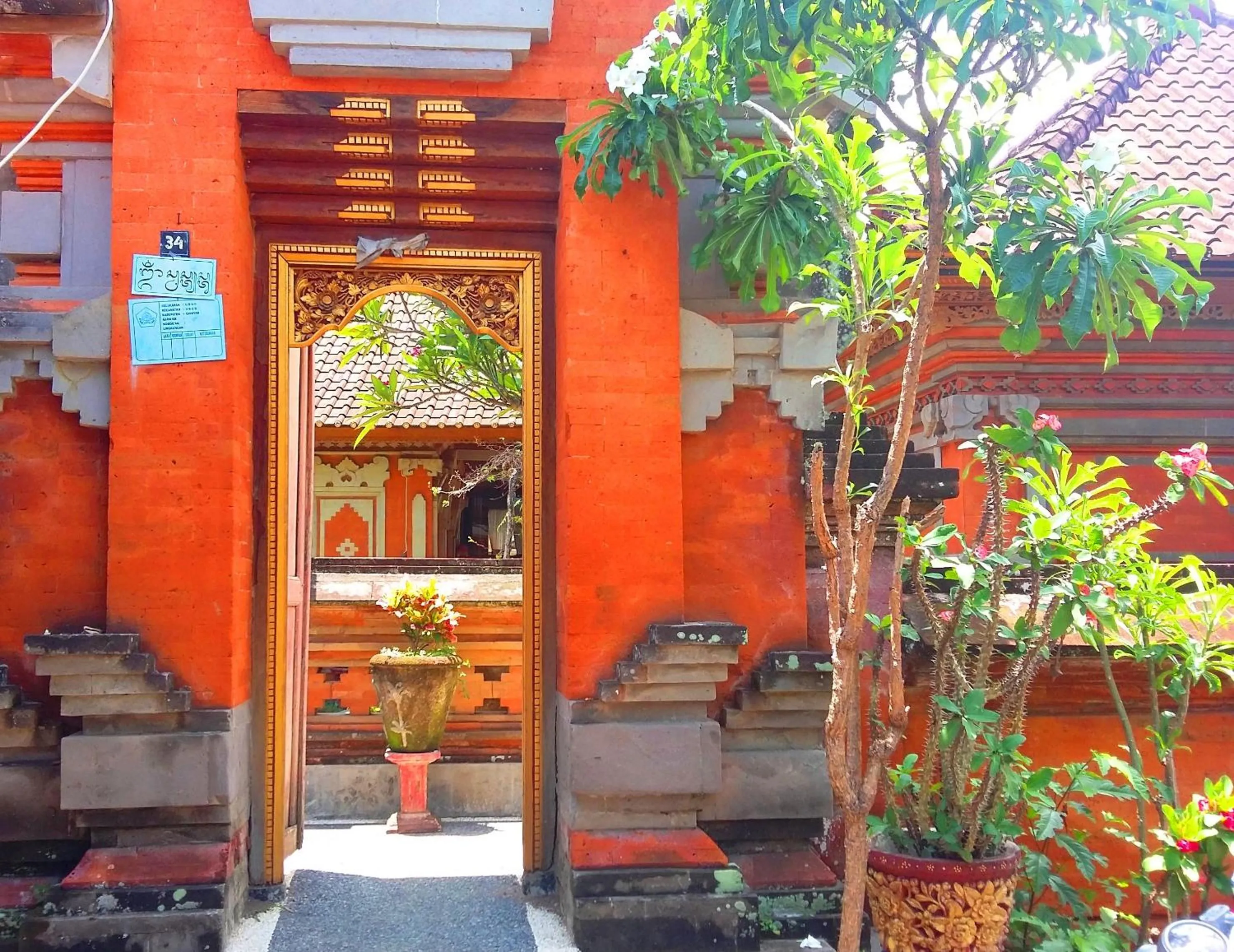Facade/entrance in Puri Asri Bungalow Ubud