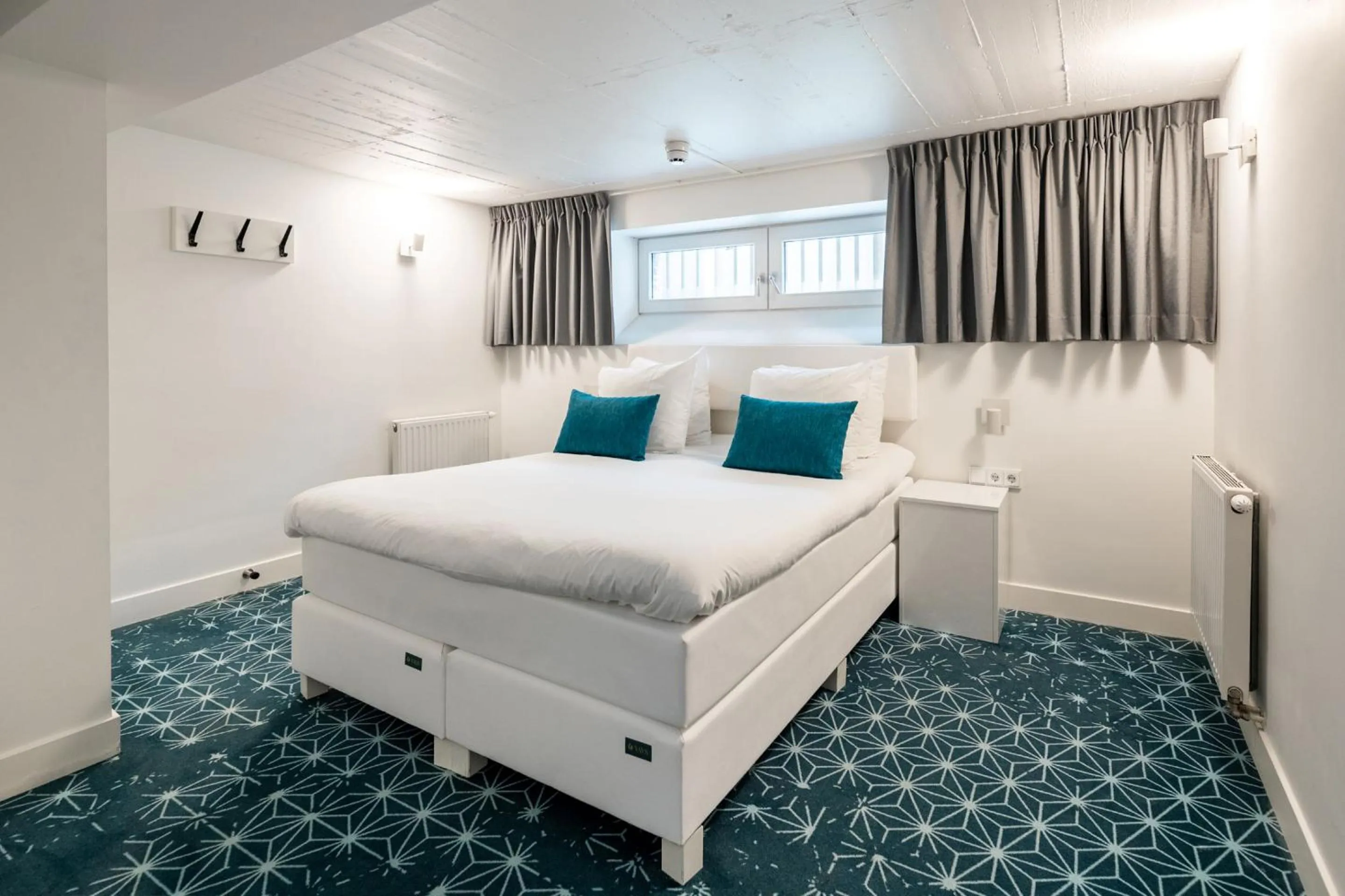 Bedroom, Bed in YAYS Amsterdam Salthouse Canal by Numa