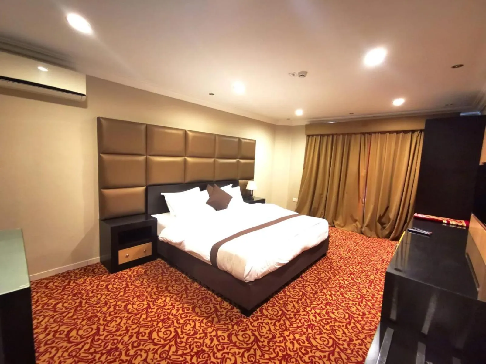 Bedroom, Bed in Ashbonh Hotel Suites