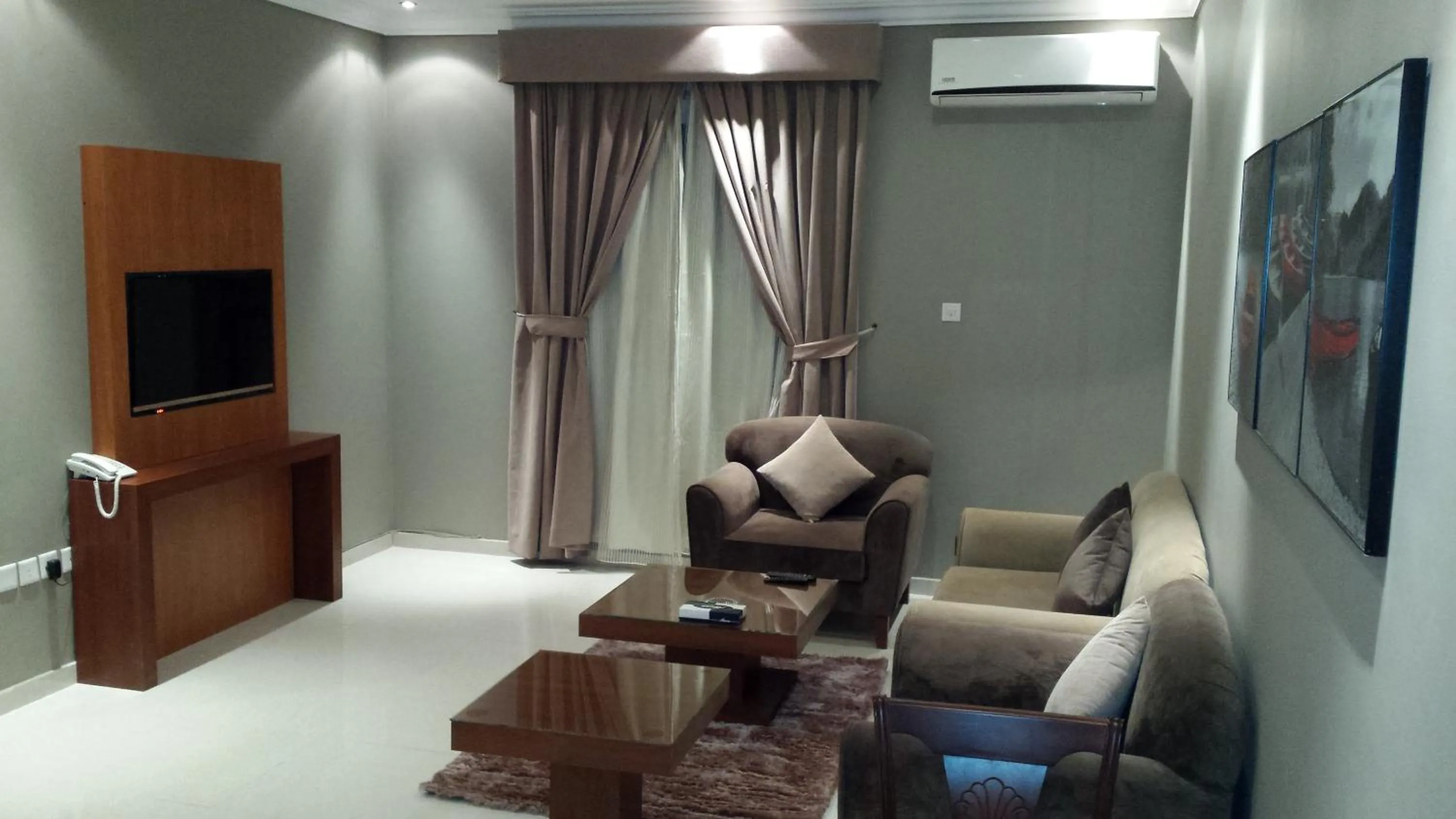 Living room in Ashbonh Hotel Suites