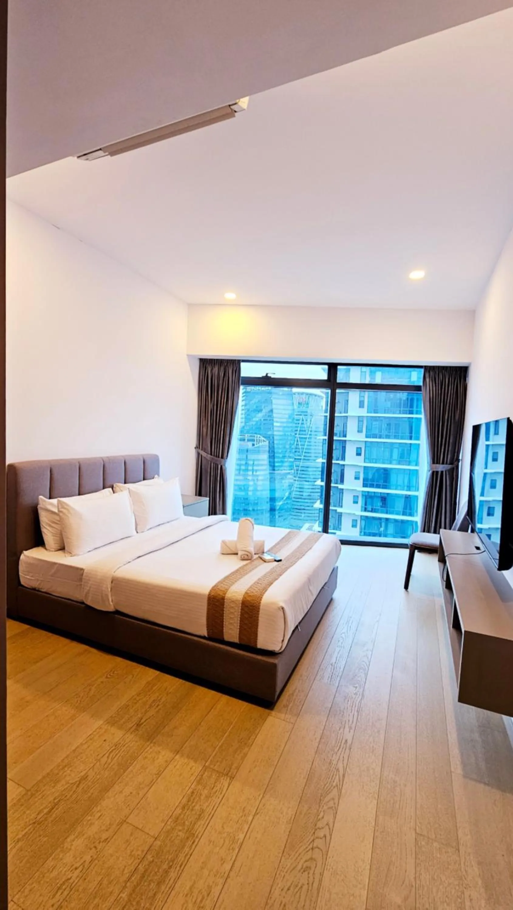 Bed in Crystal Service Suite At Eaton KLCC