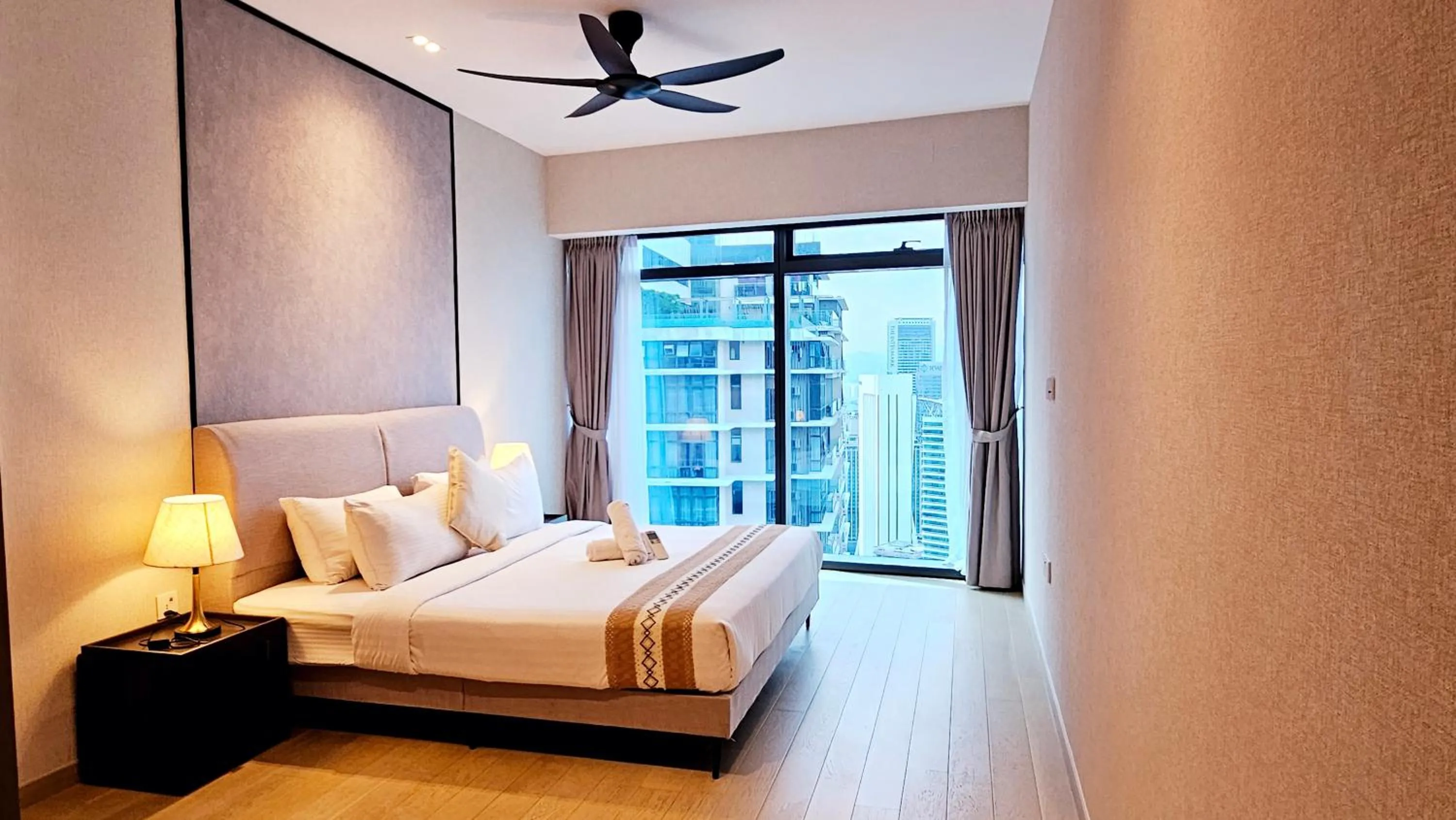 Bed in Crystal Service Suite At Eaton KLCC