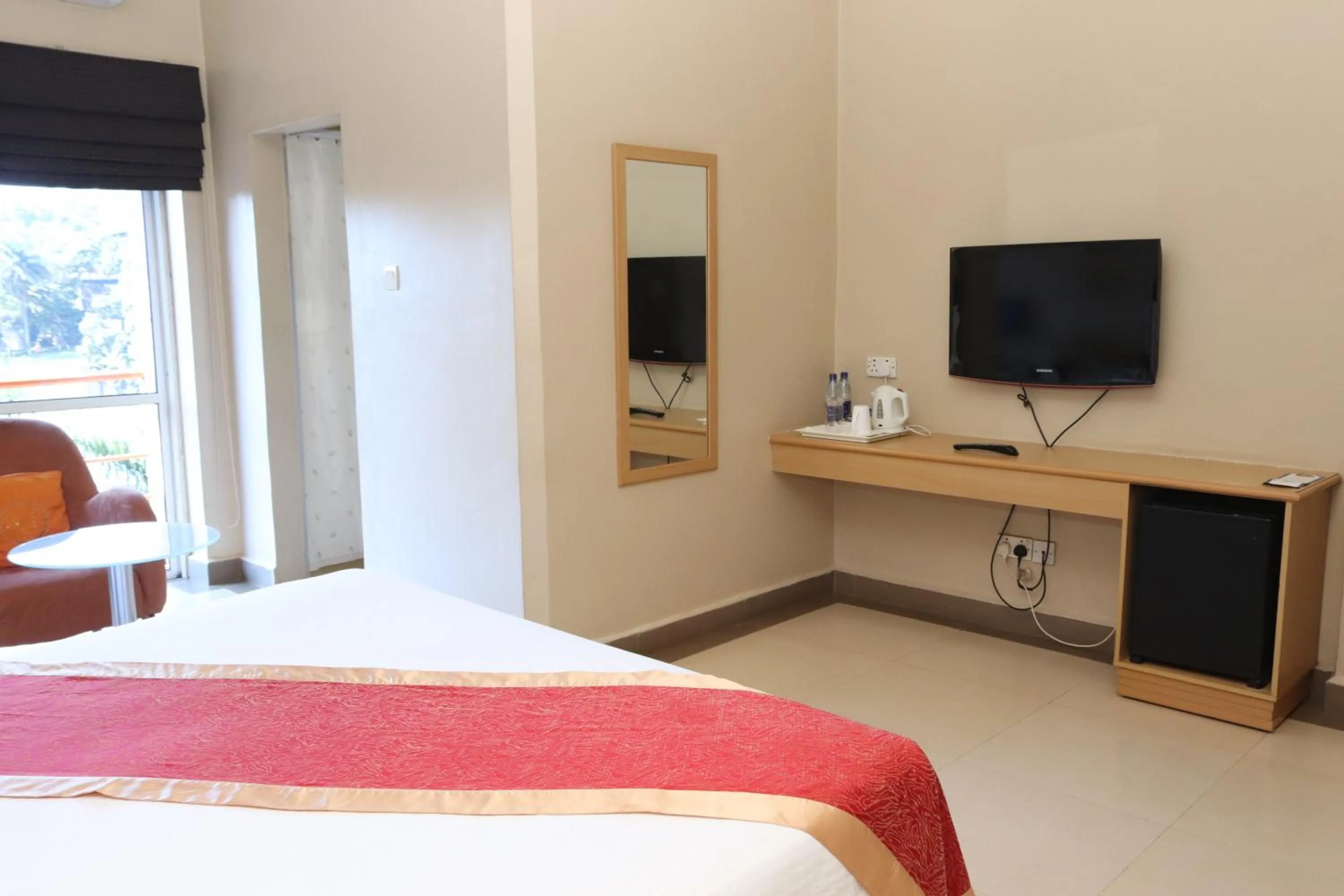 Bedroom, Bed in Metropole Hotel Kampala