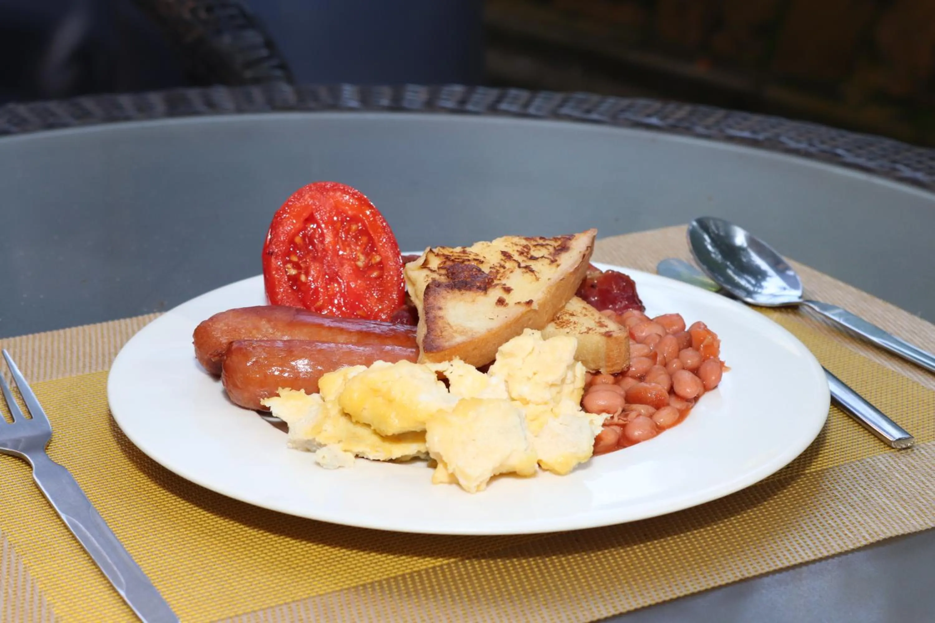 Breakfast in Metropole Hotel Kampala