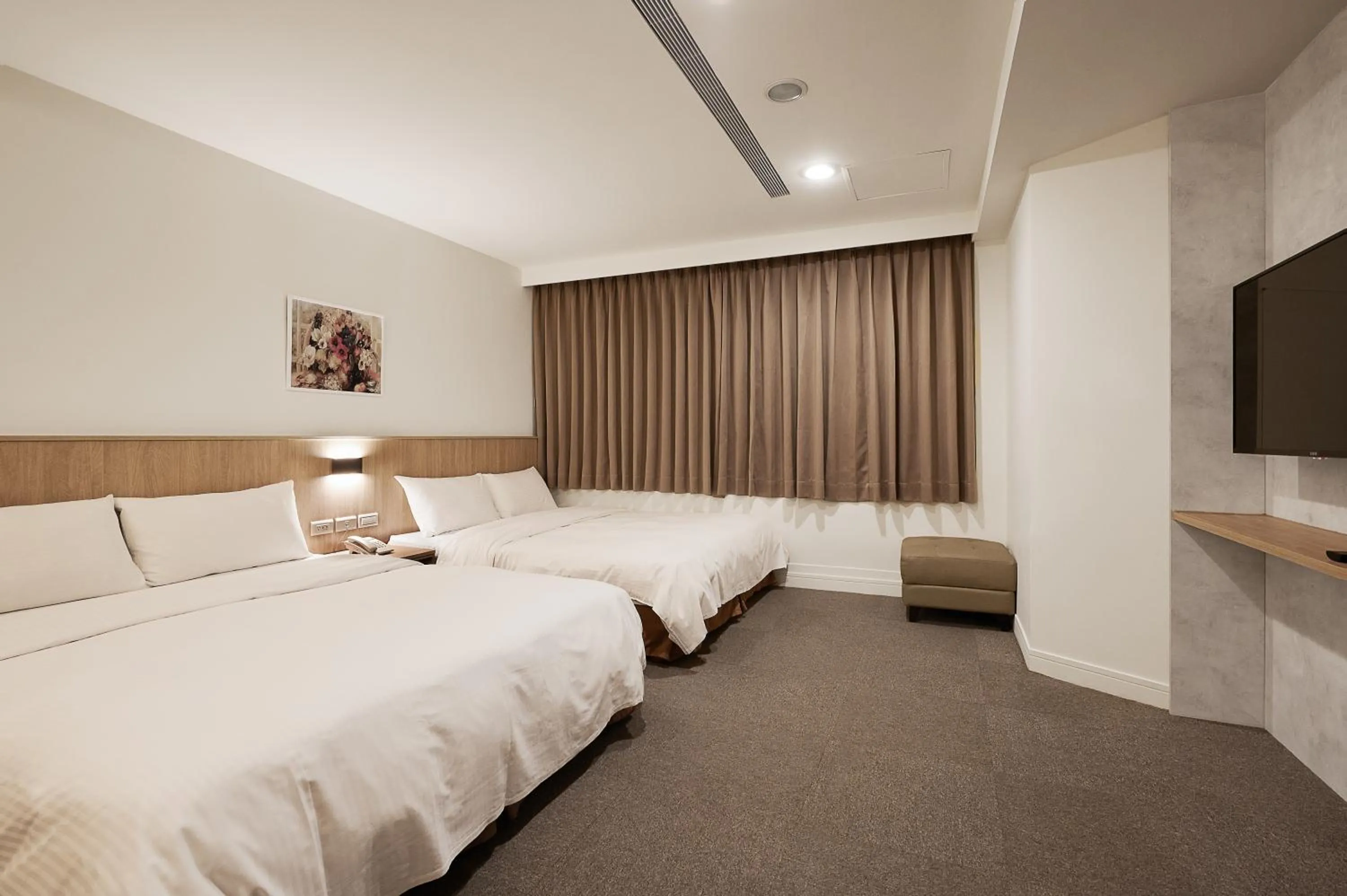 Photo of the whole room, Bed in Nei Jiang Hotel