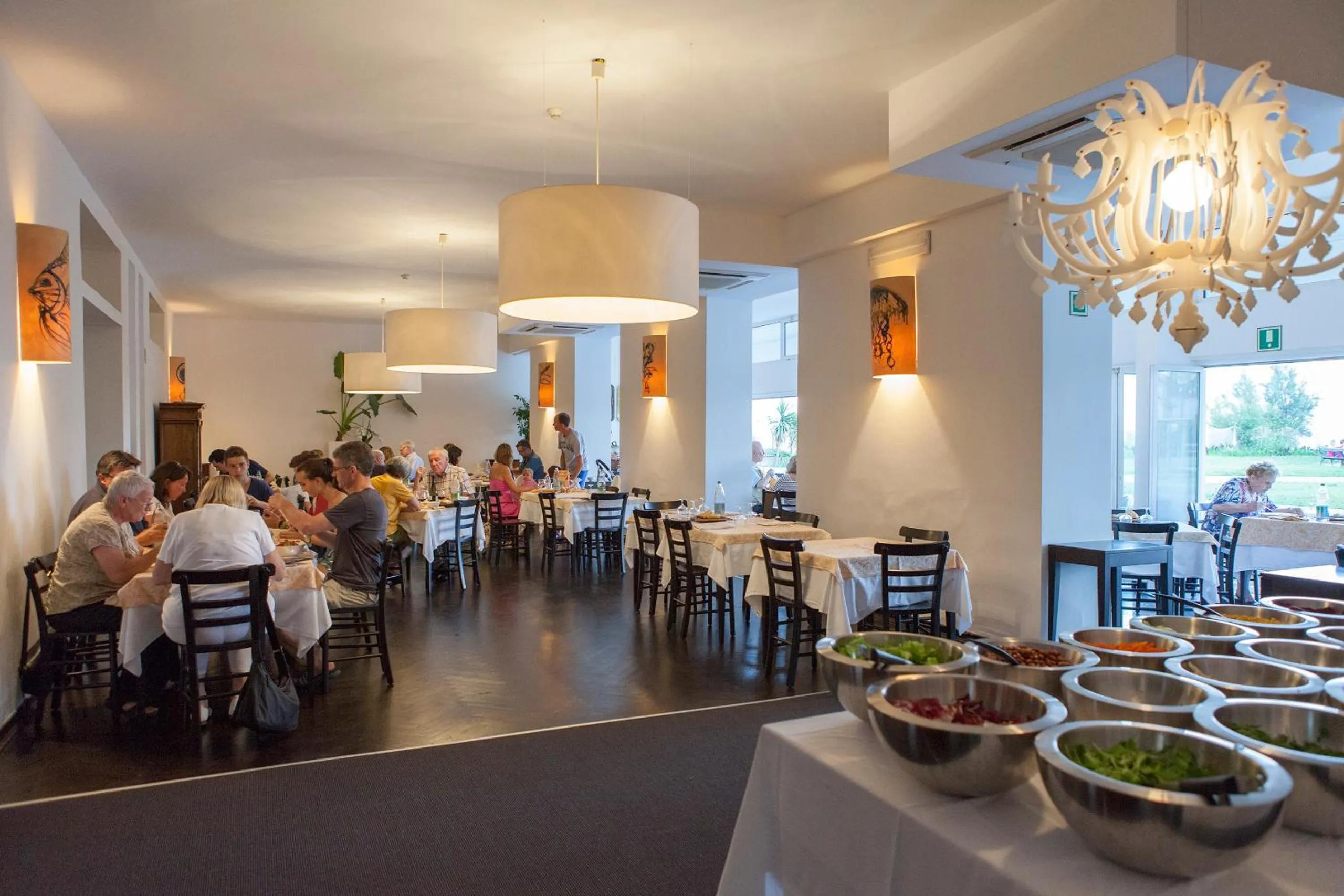 Restaurant/places to eat in Albergo alla Spiaggia