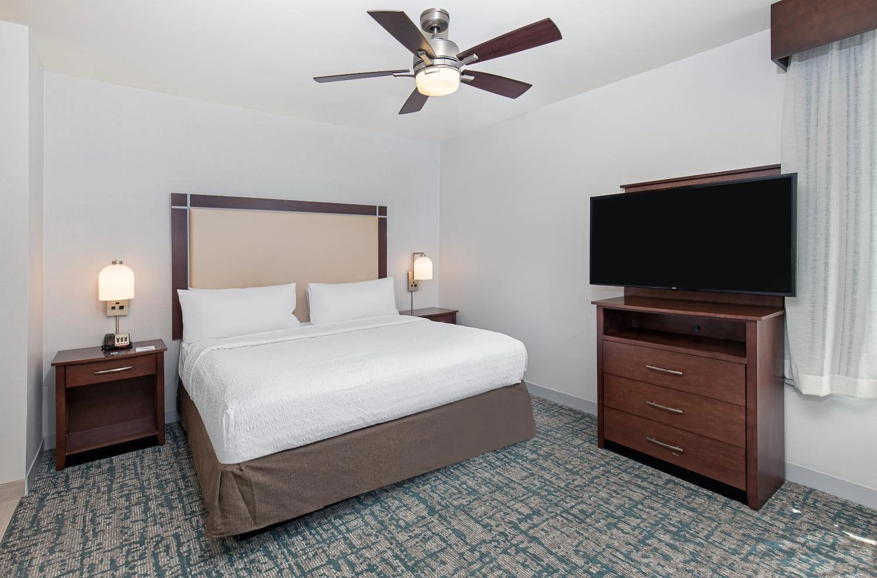Bed in Homewood Suites by Hilton Atlanta Perimeter Center