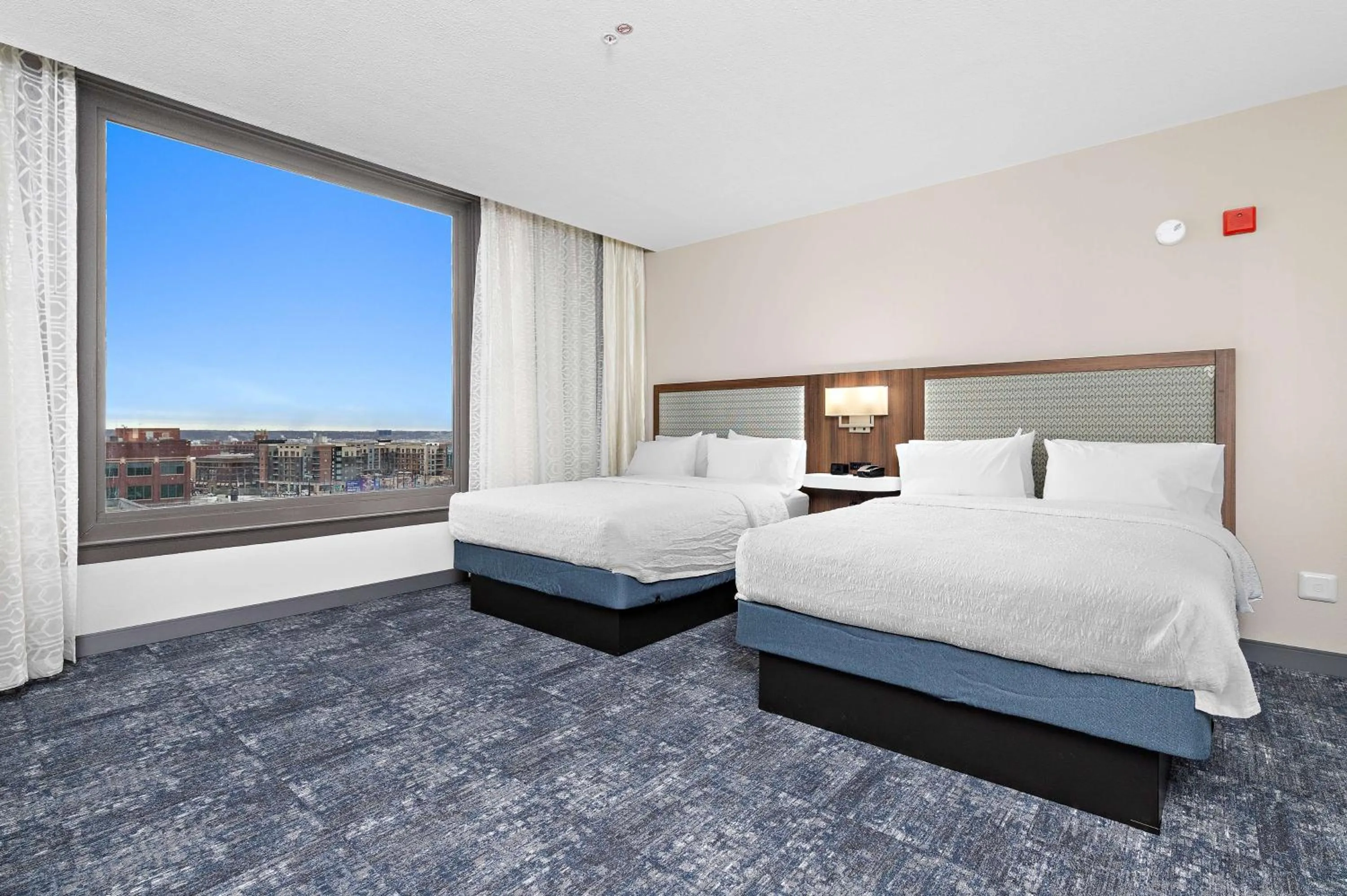 Bed in Hampton Inn Kansas City - Downtown Financial District