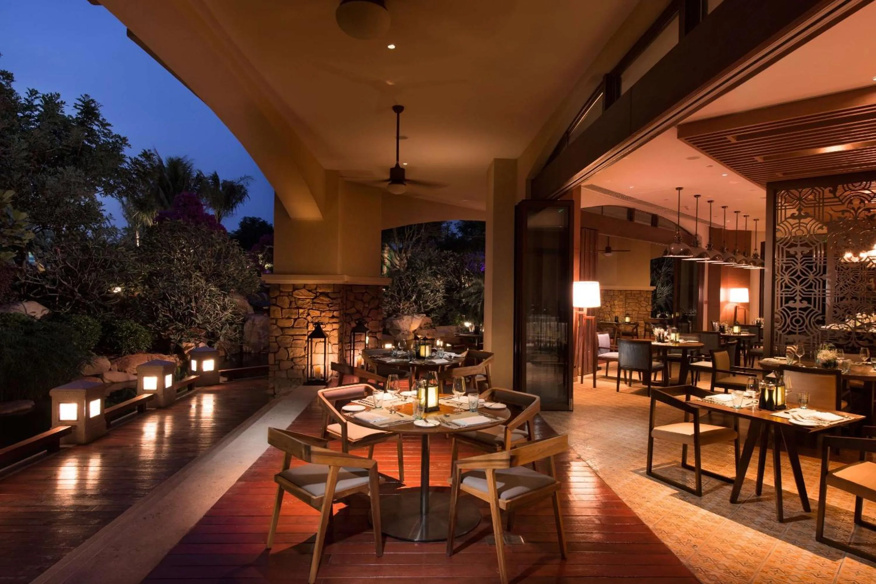 Restaurant/places to eat in DoubleTree by Hilton Haikou Chengmai