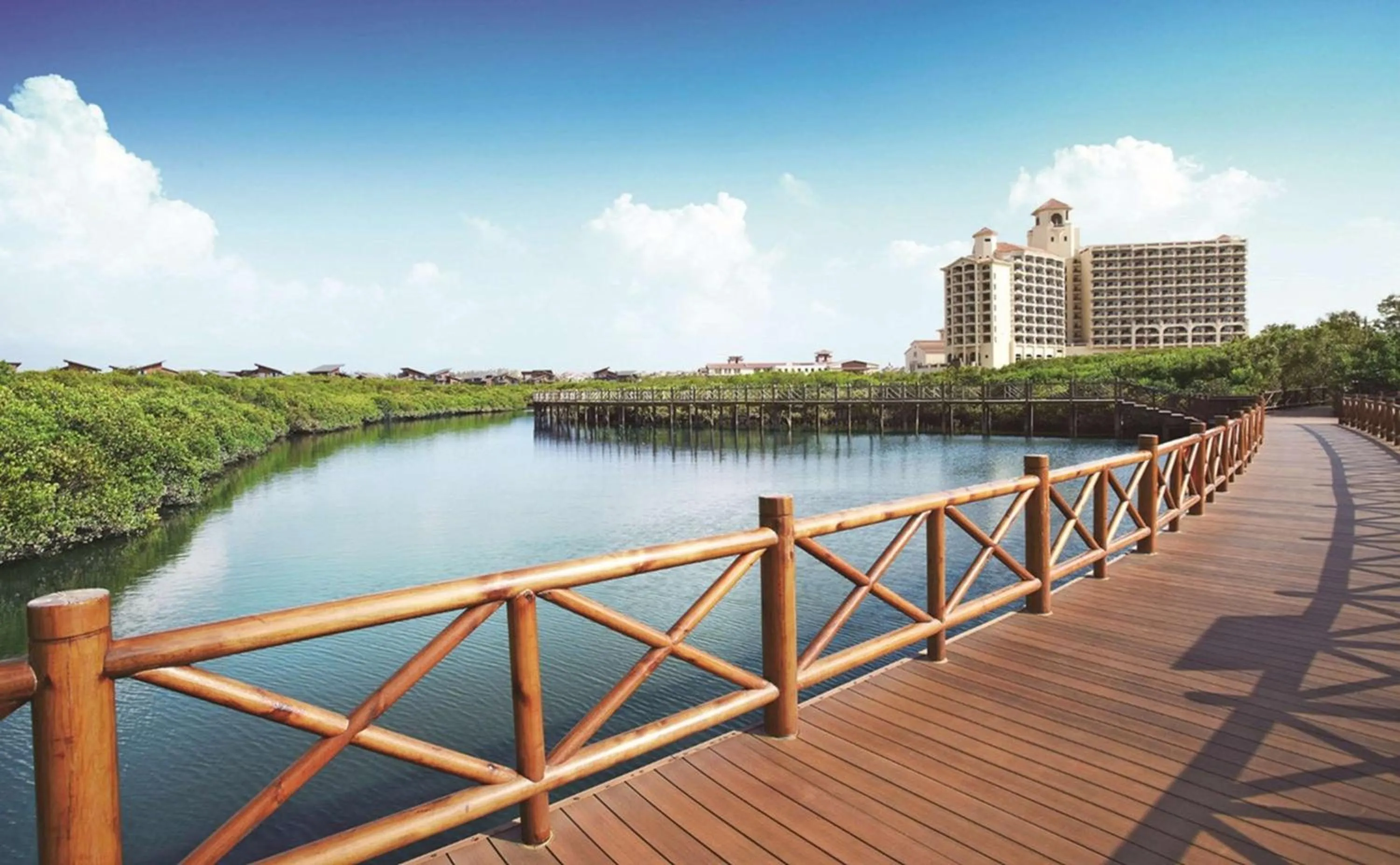 Property building in DoubleTree by Hilton Haikou Chengmai