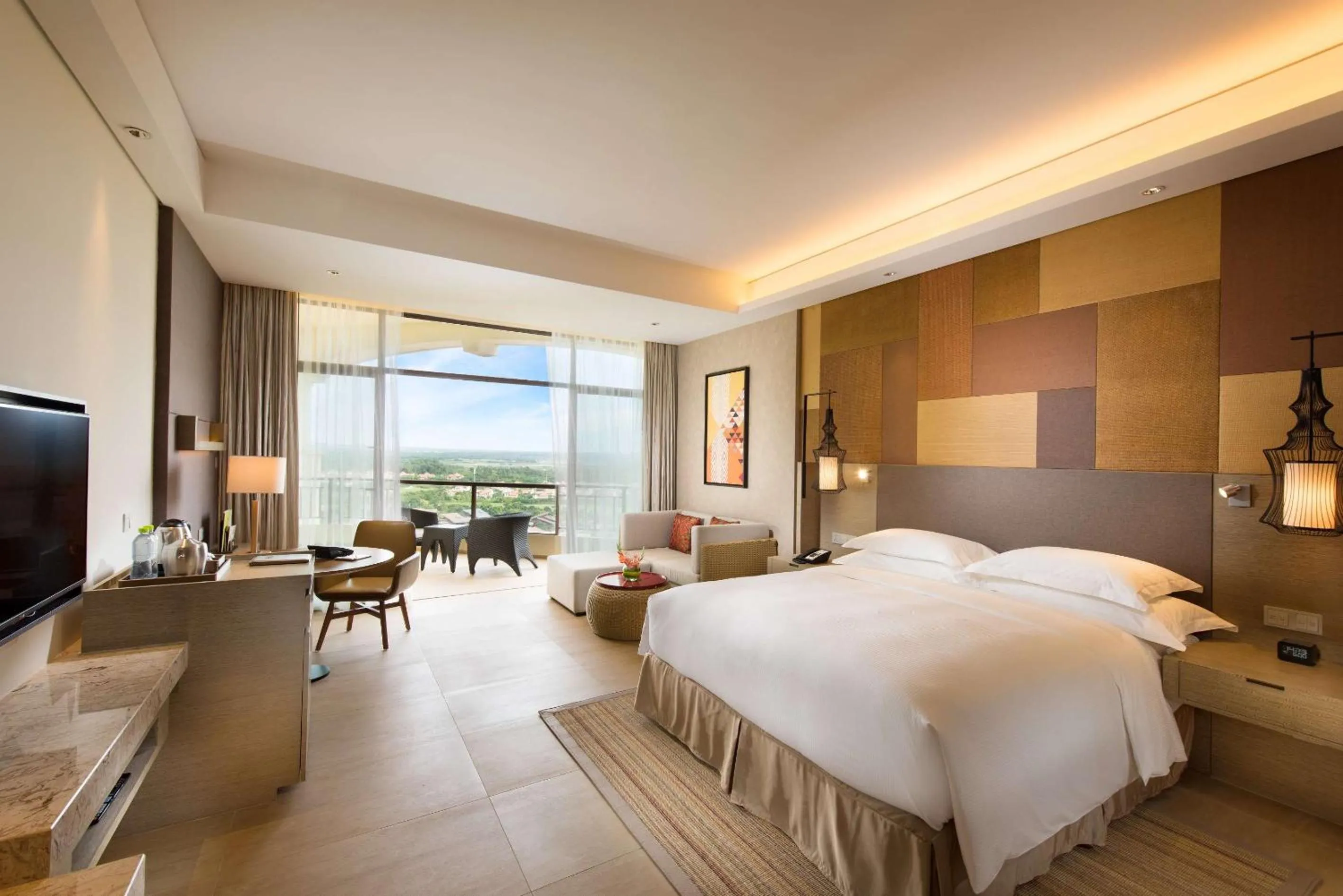 Bed in DoubleTree by Hilton Haikou Chengmai