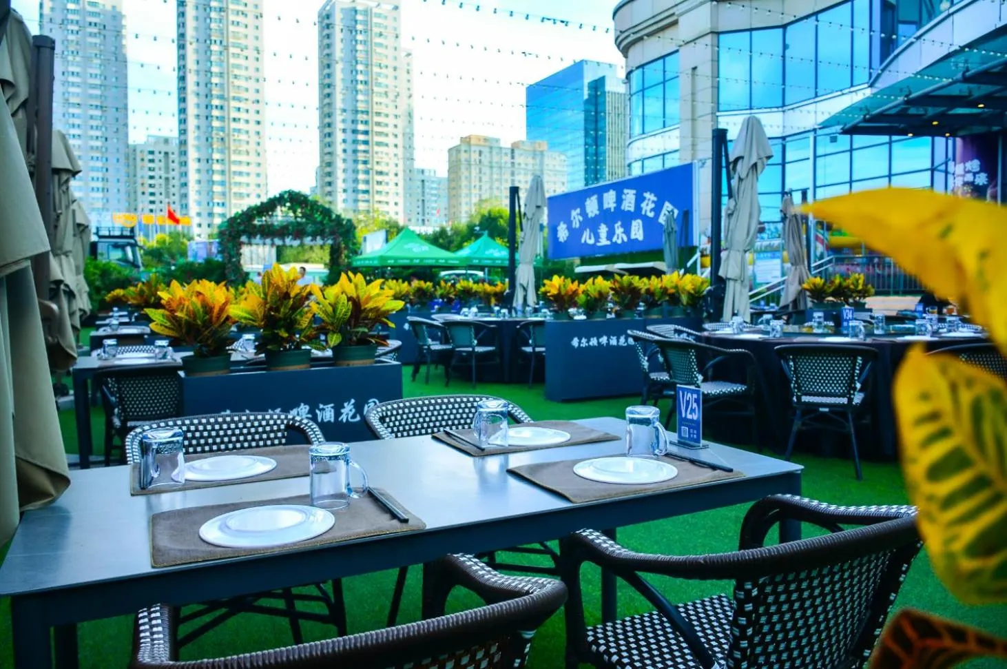 Restaurant/places to eat in Hilton Urumqi