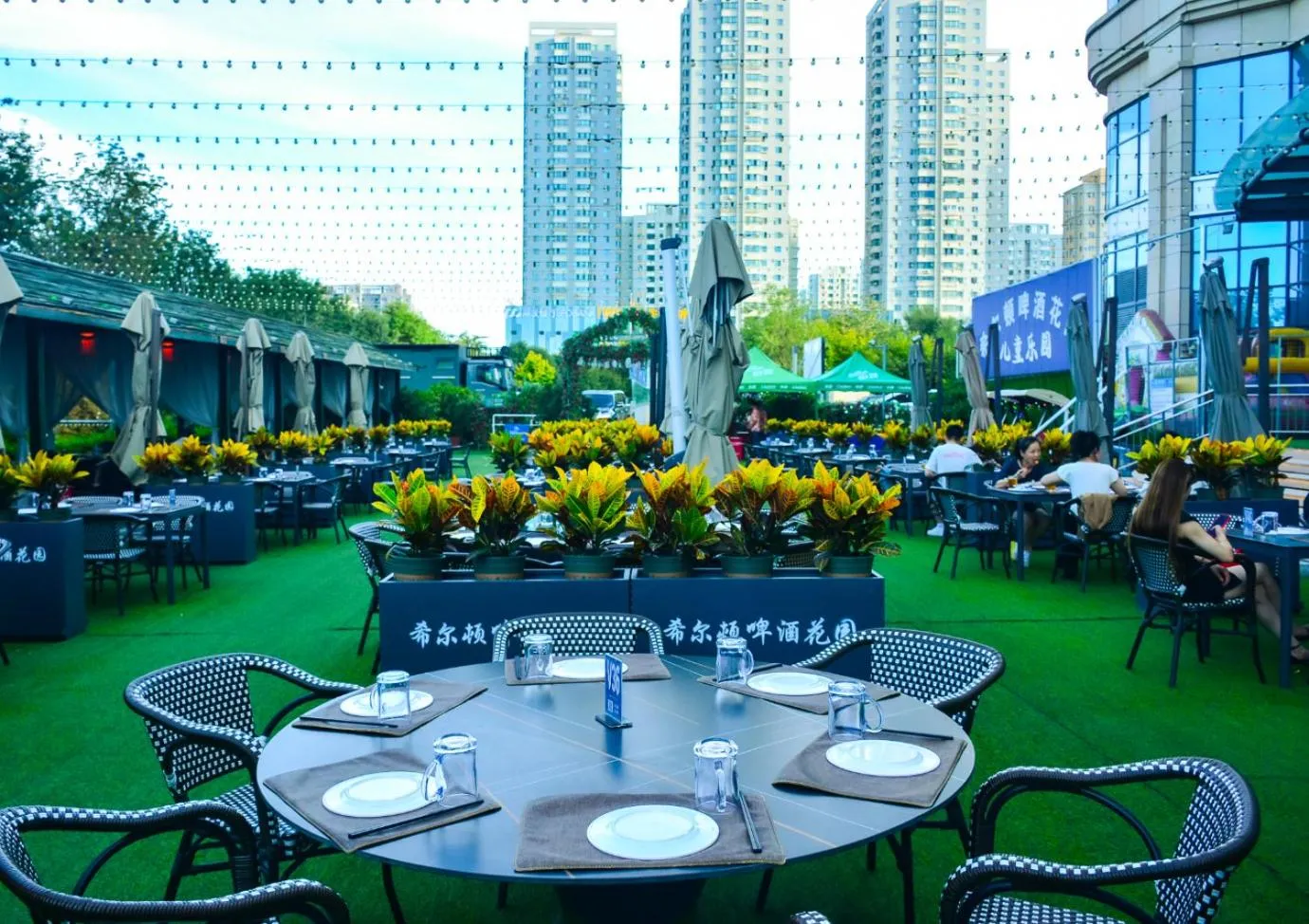 Restaurant/places to eat in Hilton Urumqi