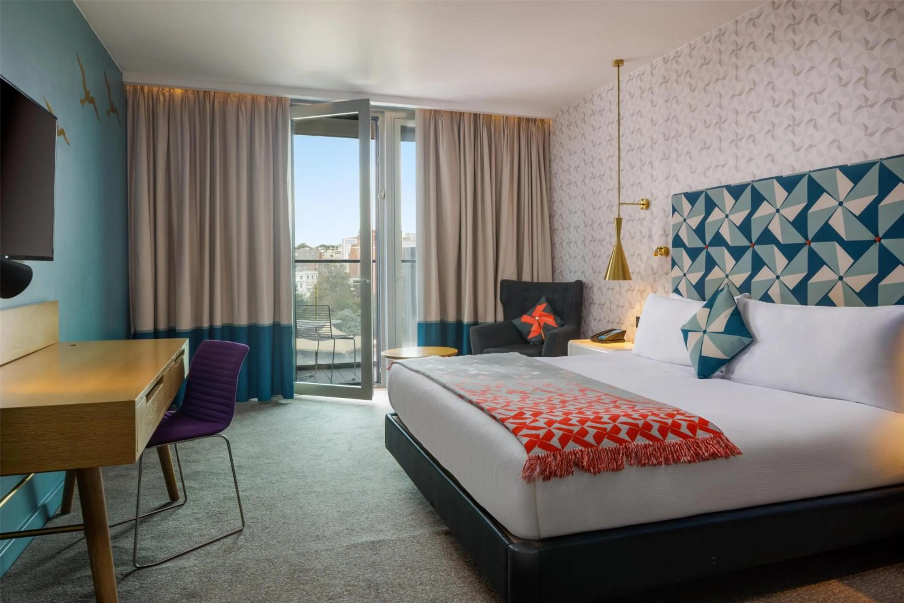 Bed in Hilton Bournemouth