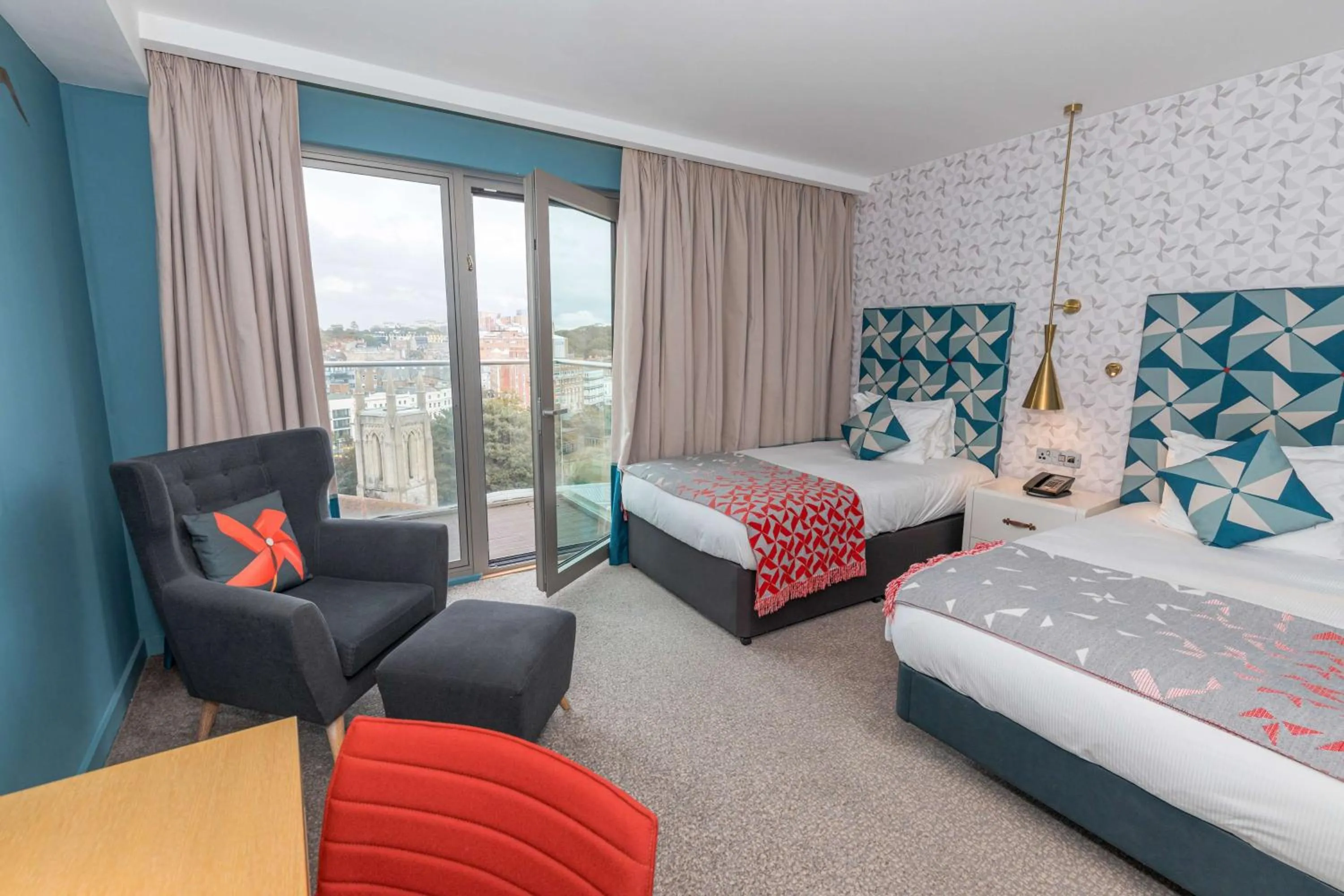 View (from property/room), Bed in Hilton Bournemouth