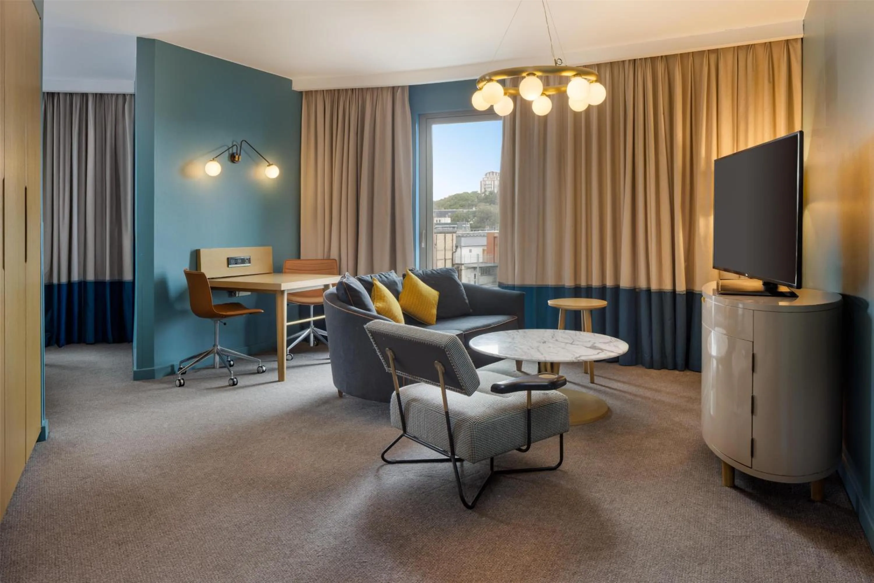 Living room in Hilton Bournemouth