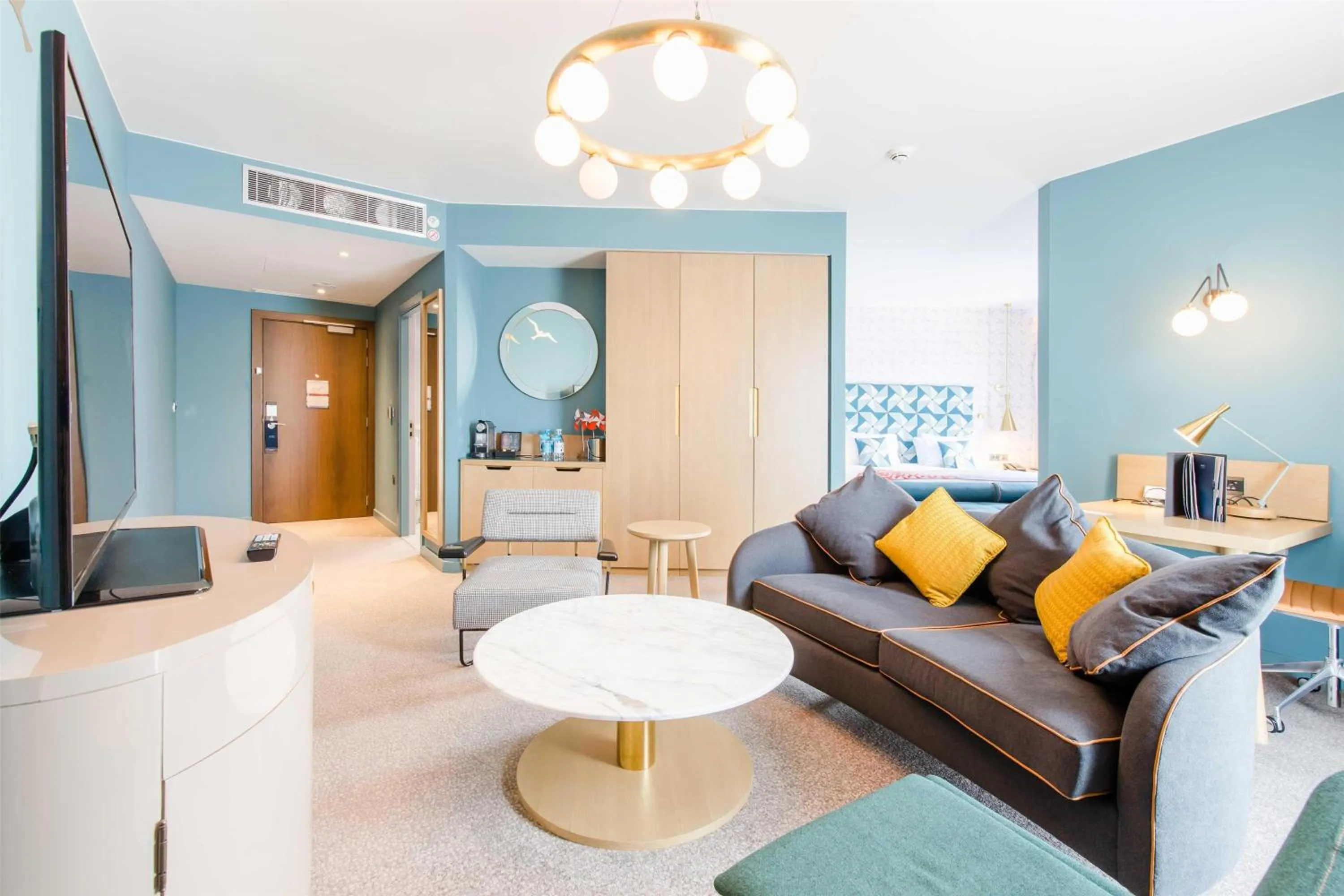 Living room in Hilton Bournemouth