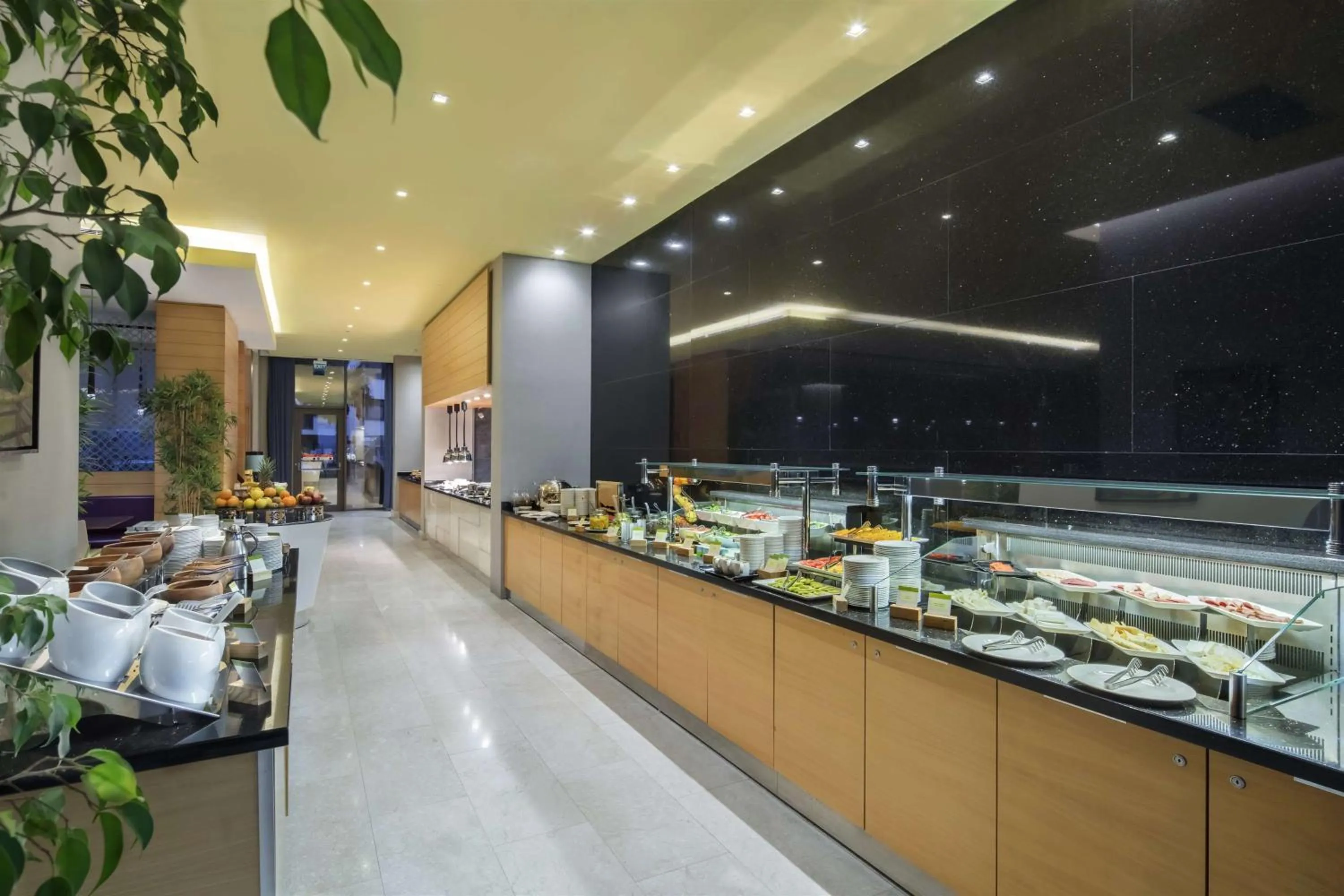 Restaurant/places to eat in DoubleTree by Hilton Trabzon