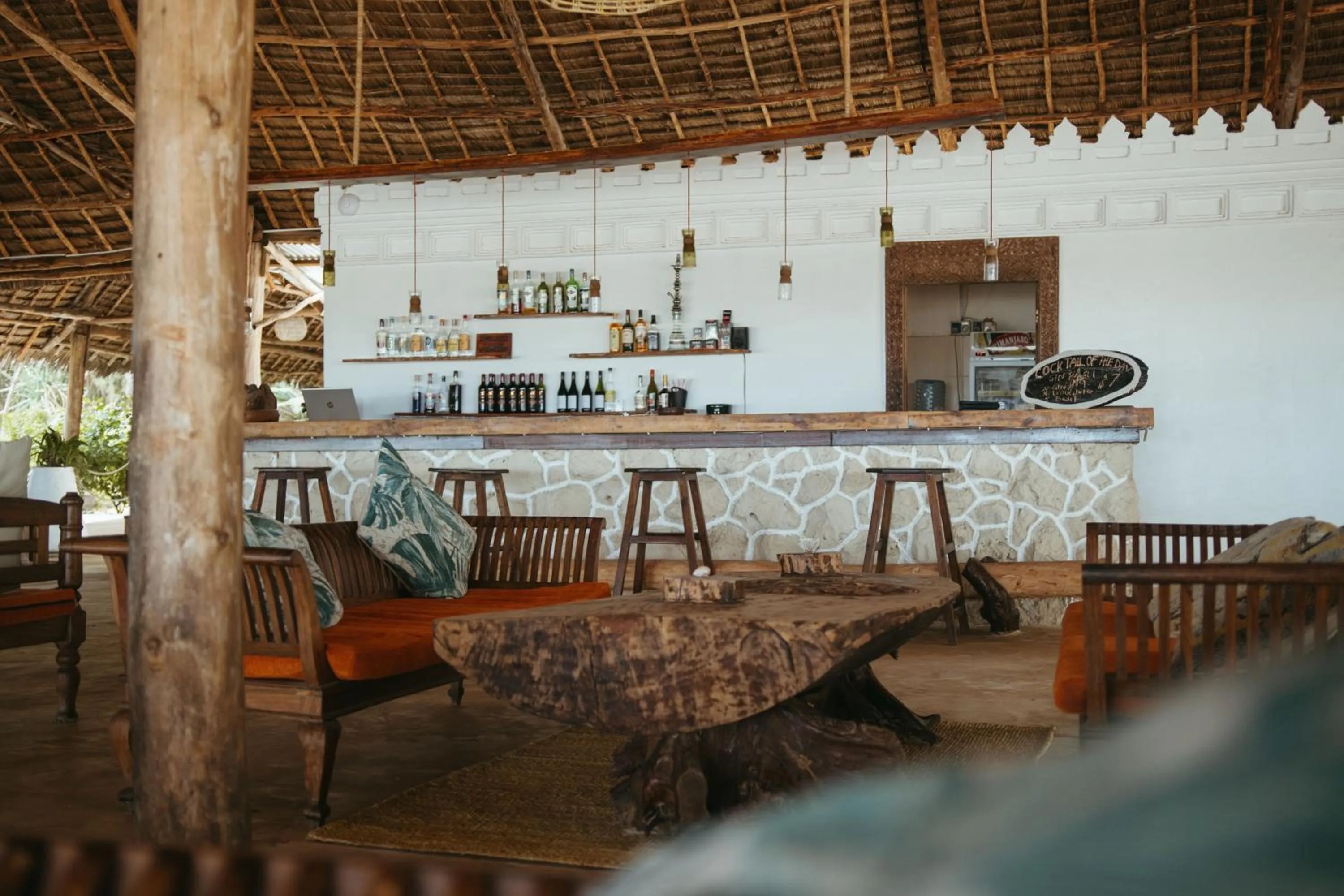 Lounge or bar in Hakuna Majiwe Beach Lodge