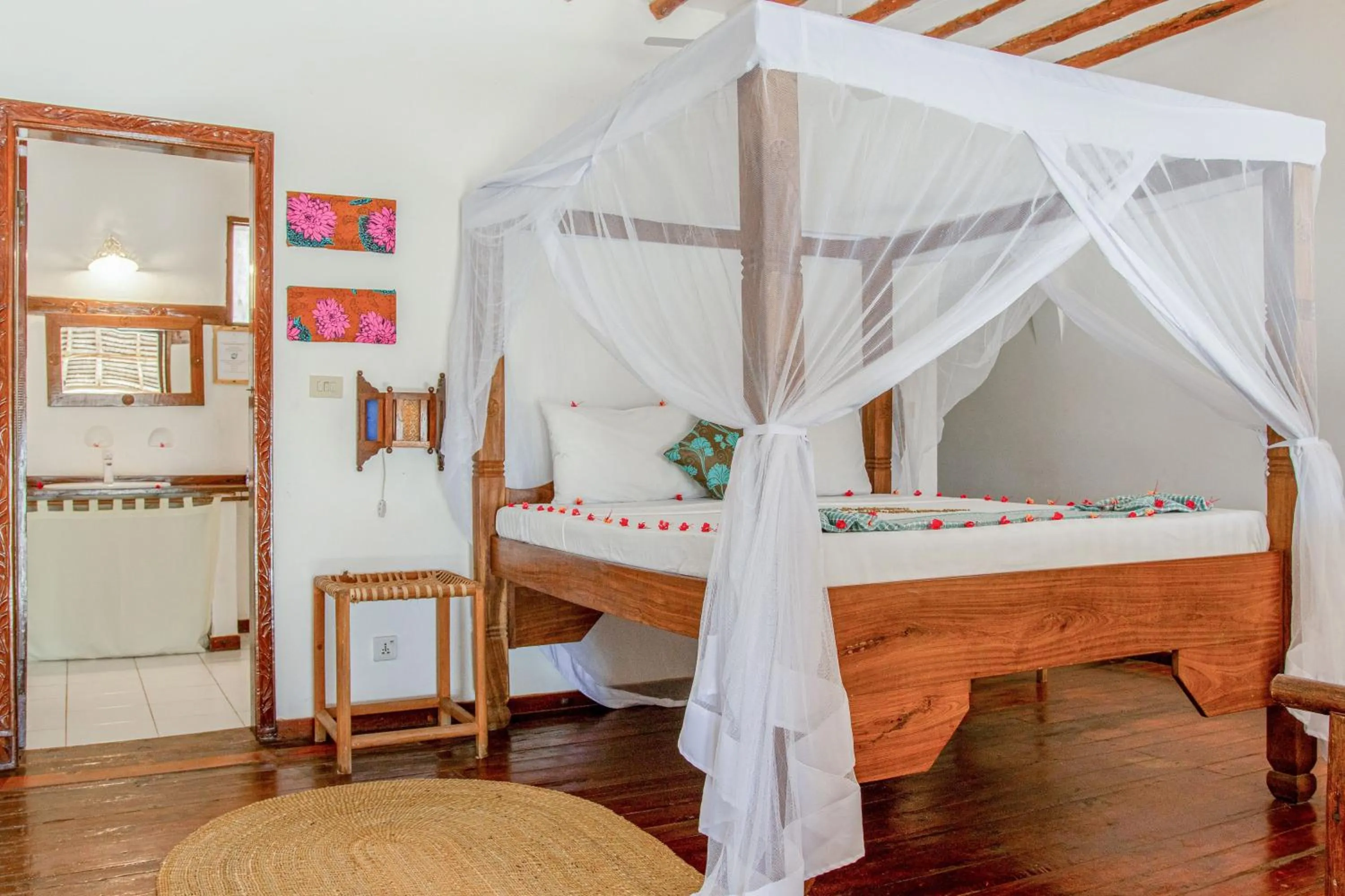 Bedroom, Bed in Hakuna Majiwe Beach Lodge