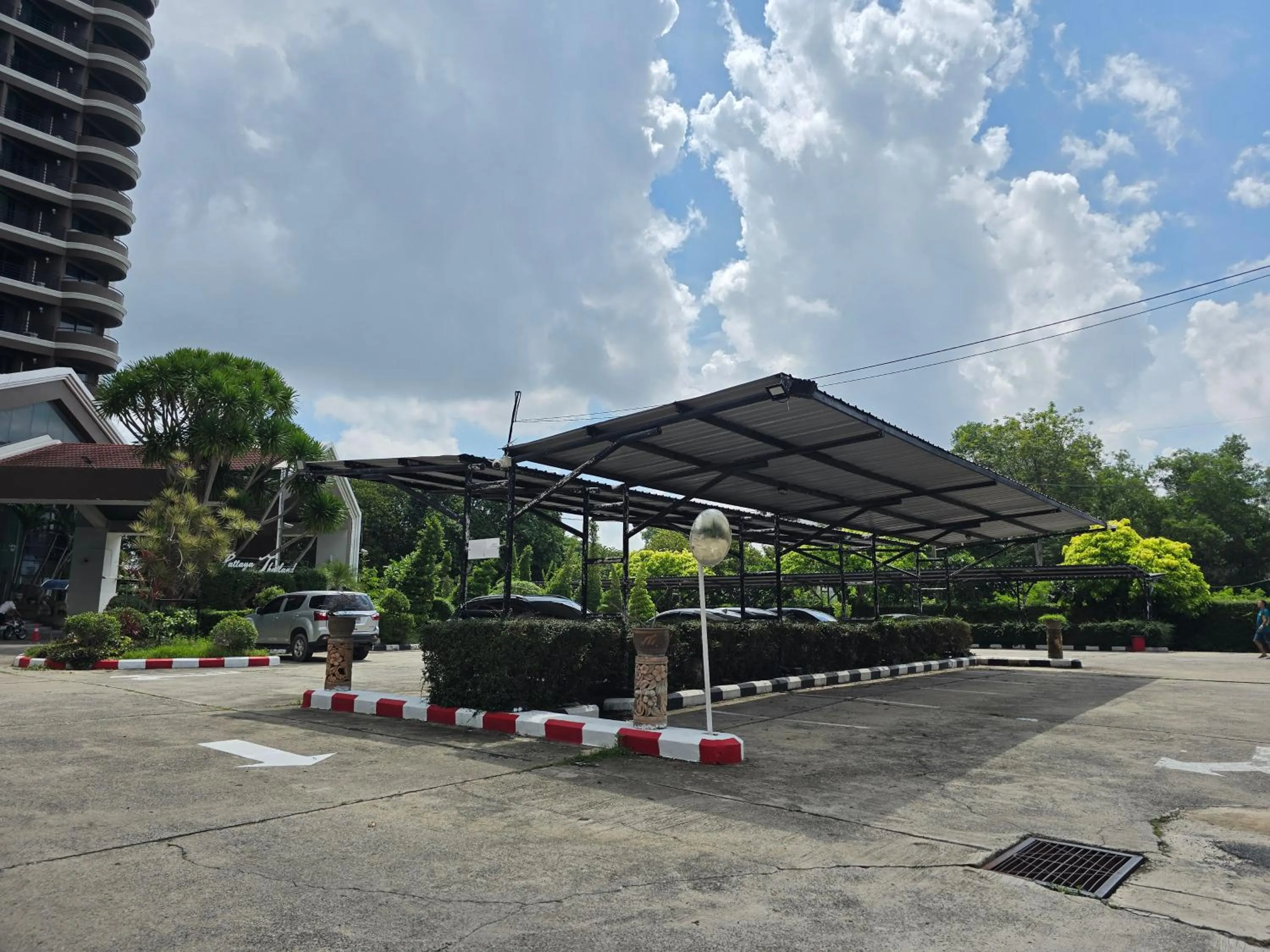 Parking in First Pacific Cirrus