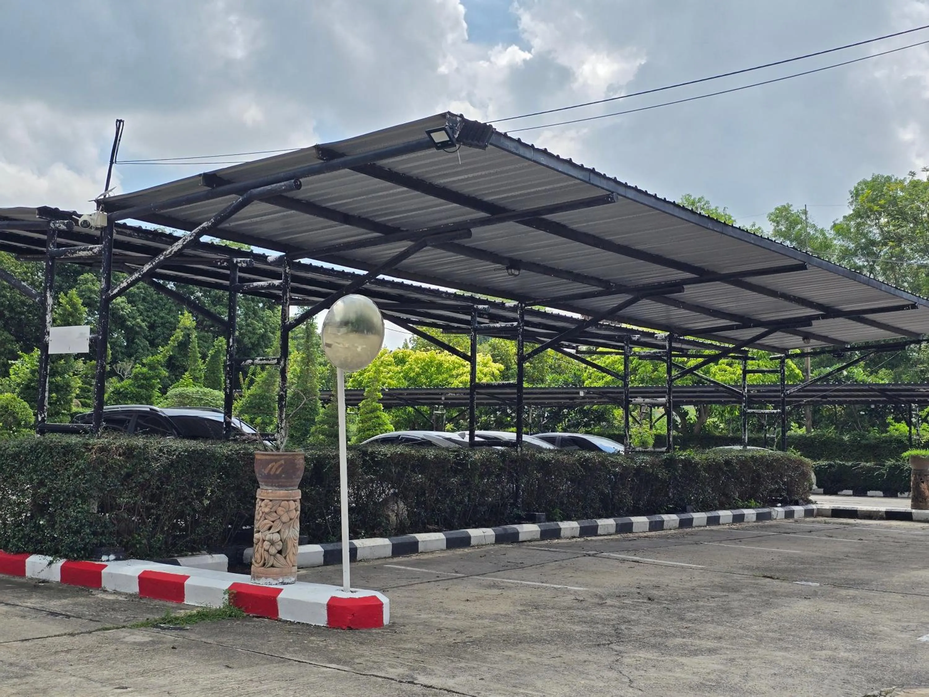 Parking in First Pacific Cirrus