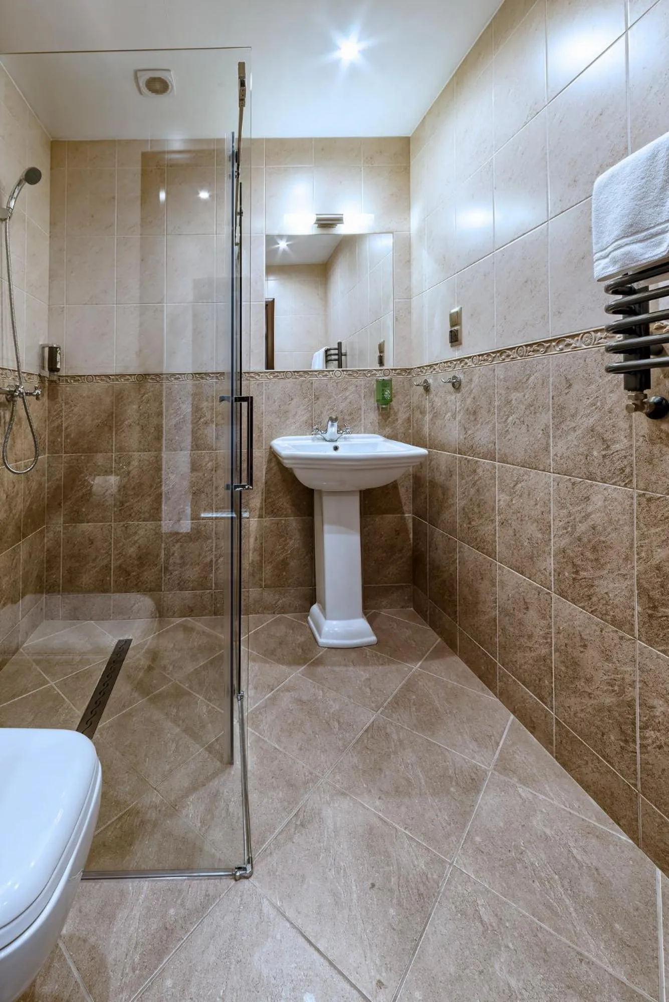 Shower in Pałac Kłanino