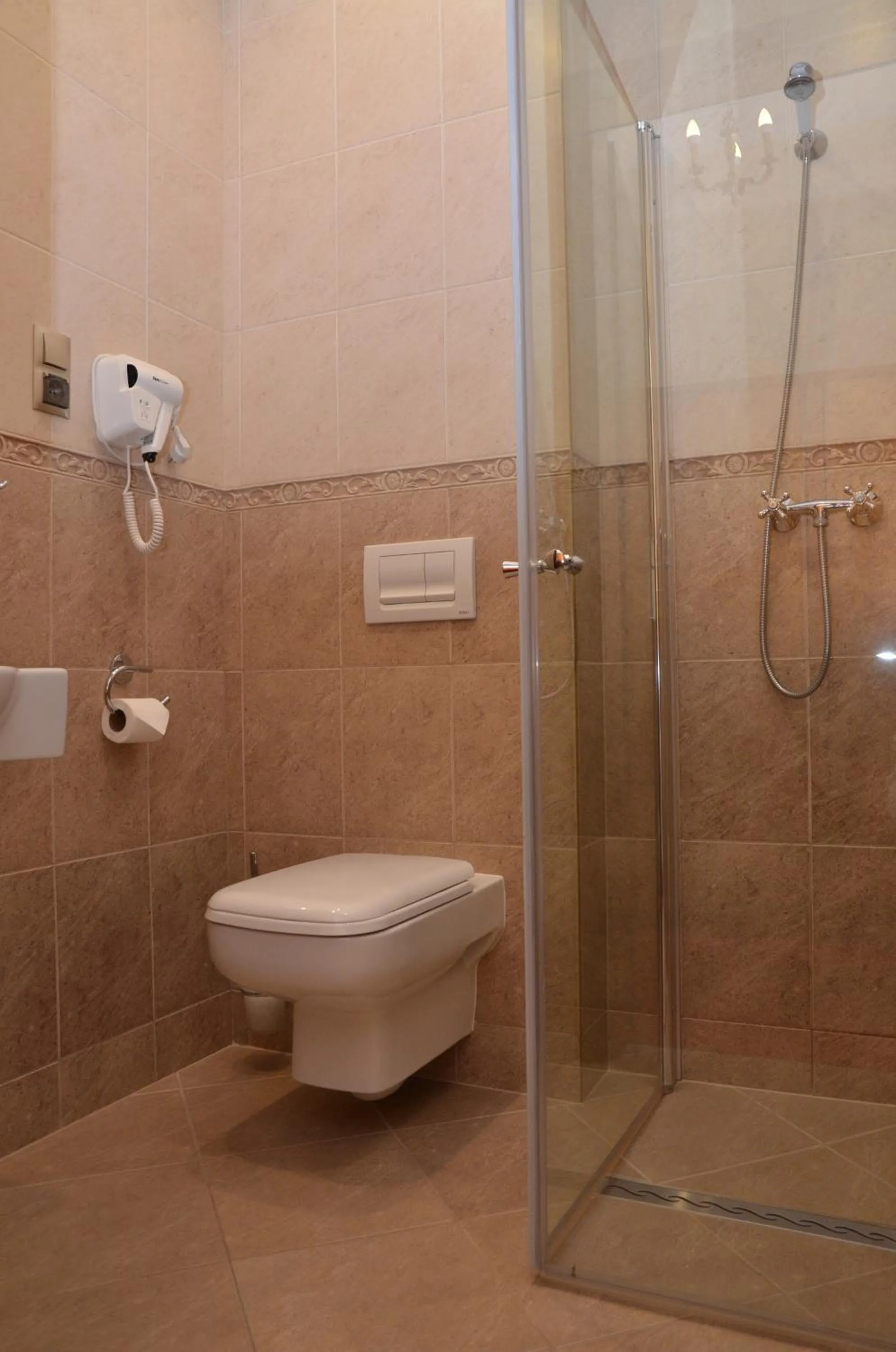 Shower in Pałac Kłanino