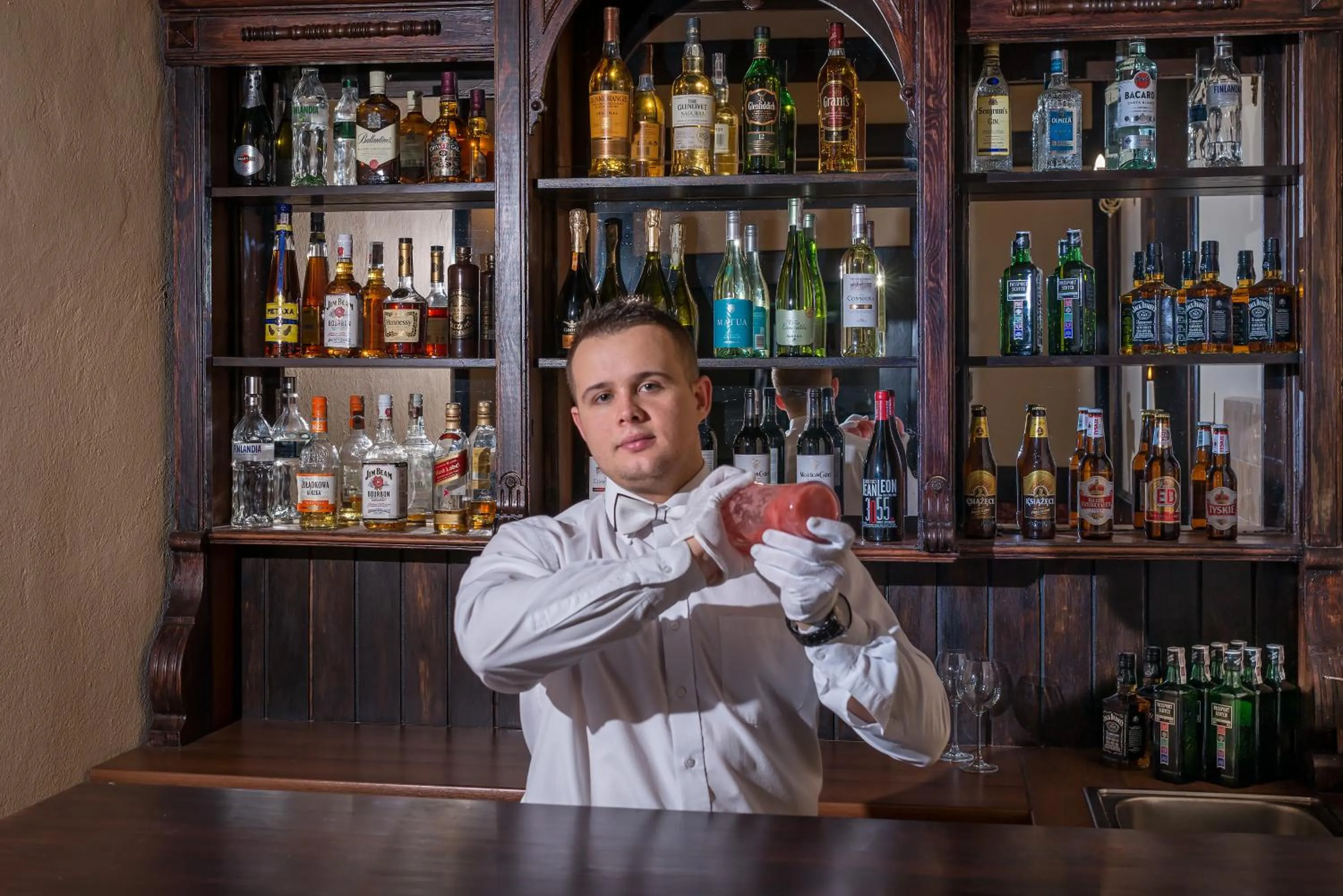 Lounge or bar in Pałac Kłanino