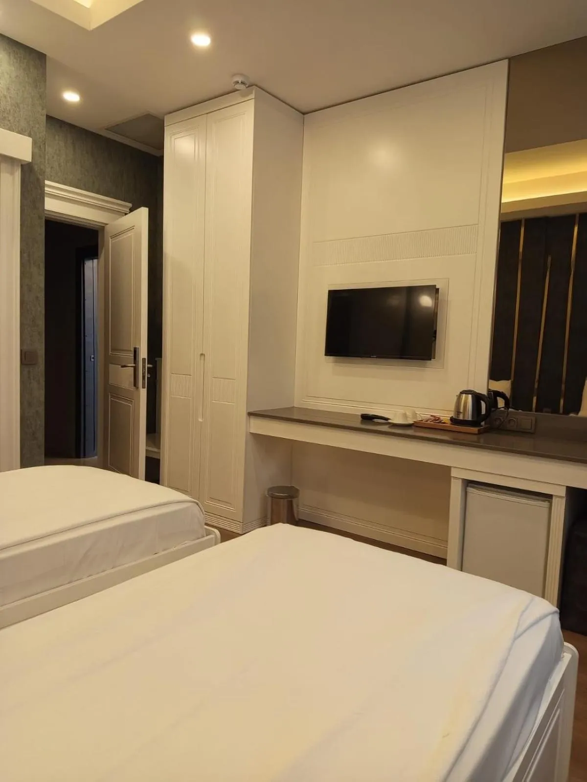 Photo of the whole room, Bed in Ber Mai İnci Hotel Antalya