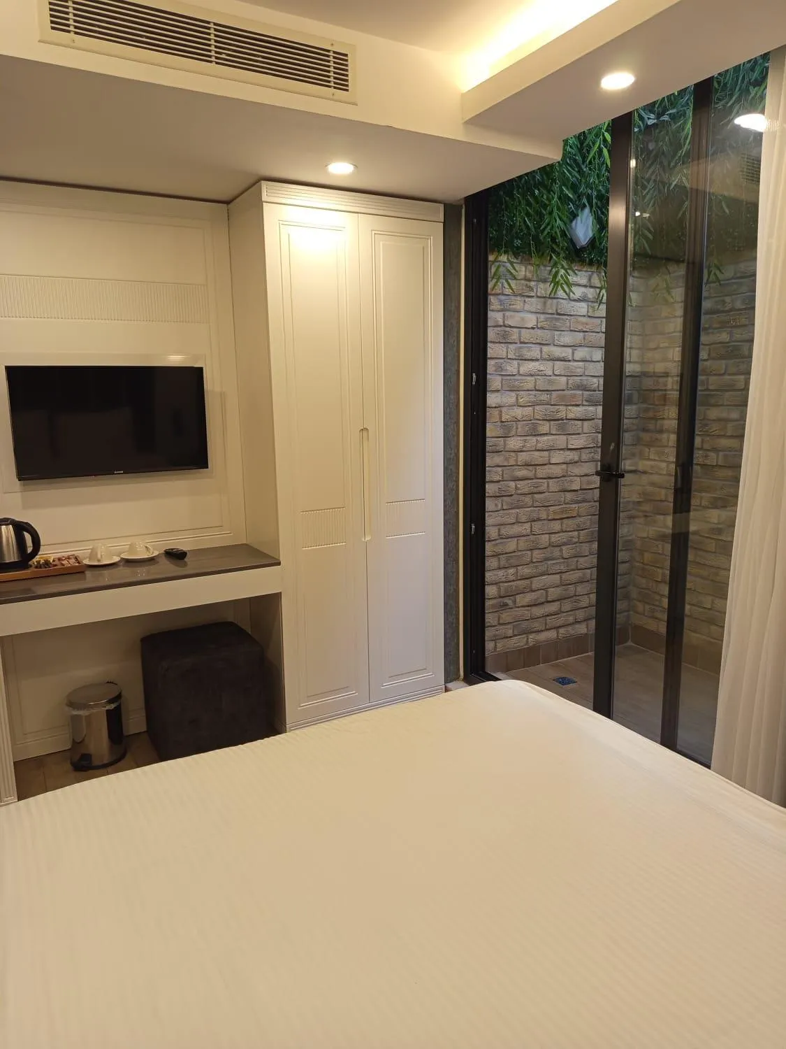 Balcony/Terrace, Bed in Ber Mai İnci Hotel Antalya