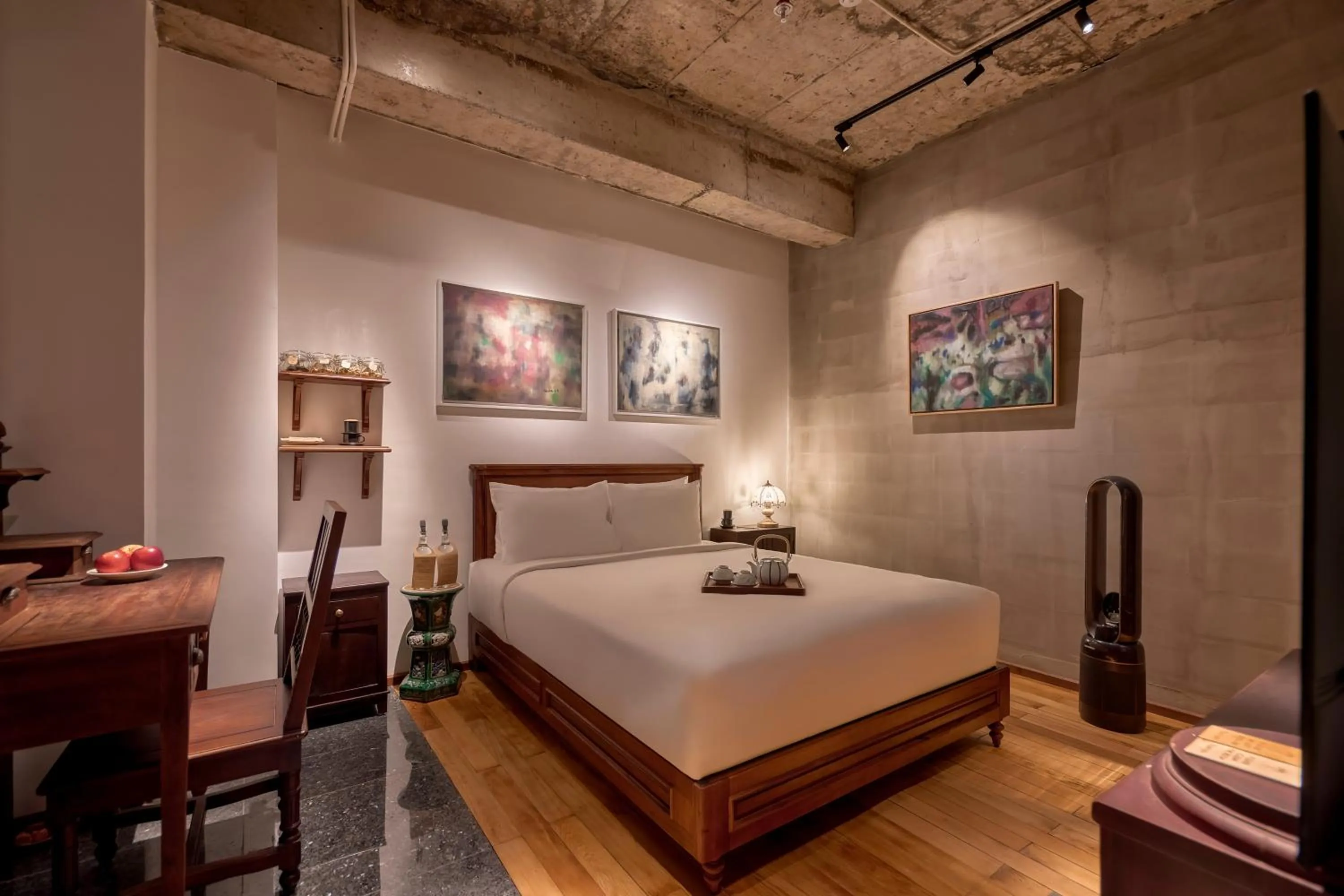 Photo of the whole room, Bed in Anima Saigon Boutique - Vietnamese Contemporary Art Hotel