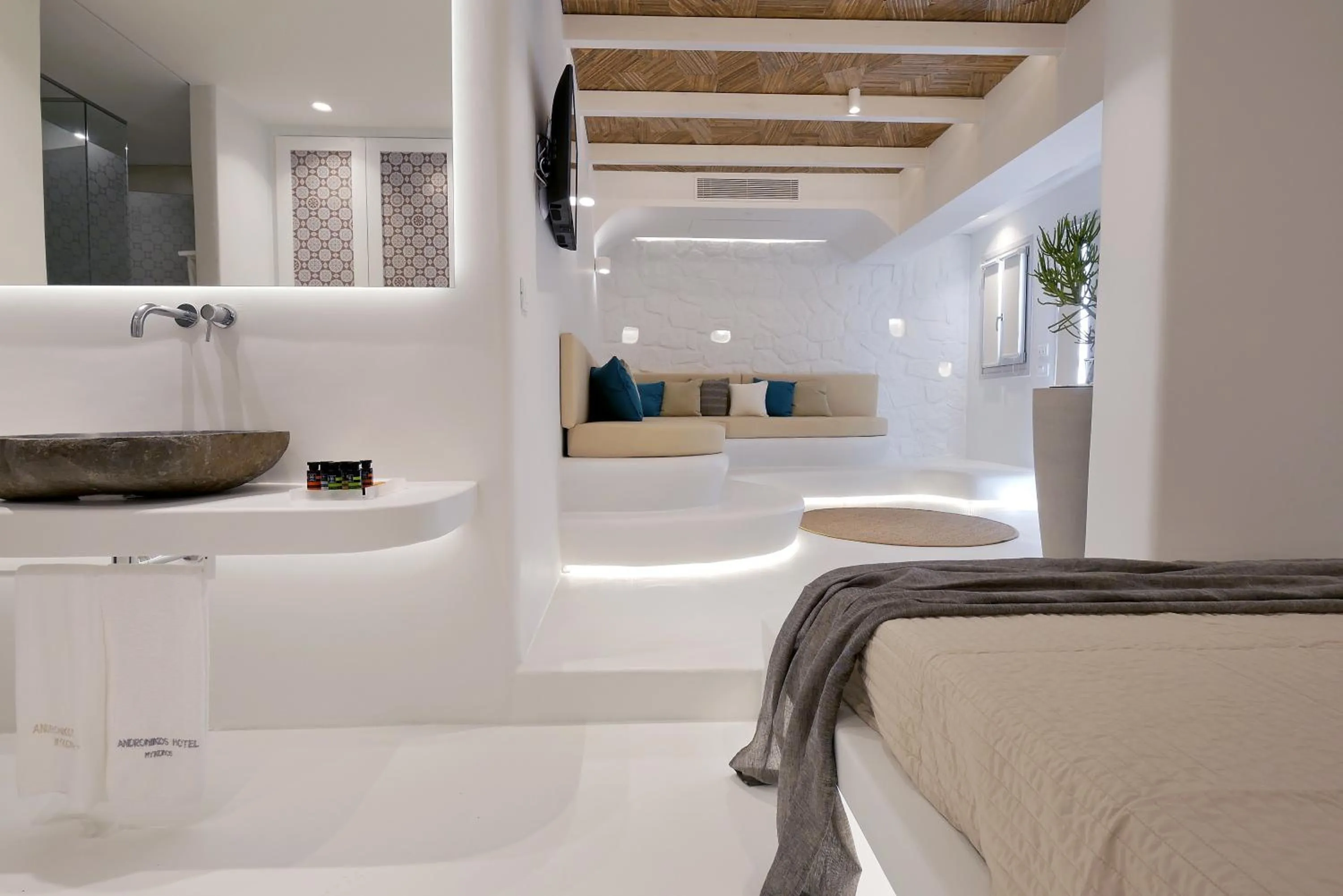 Bed in Andronikos Hotel