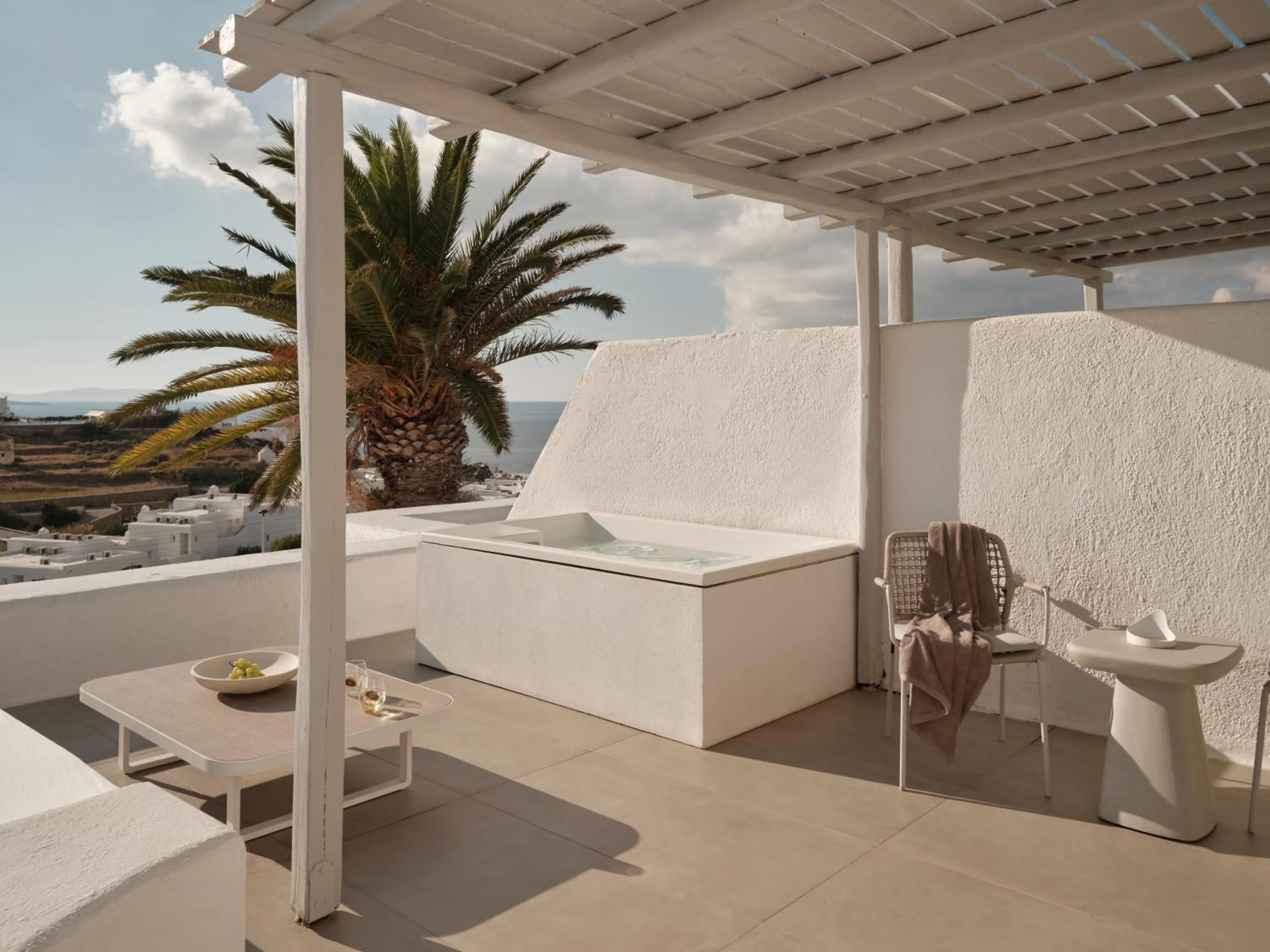 Hot Tub in Andronikos Hotel