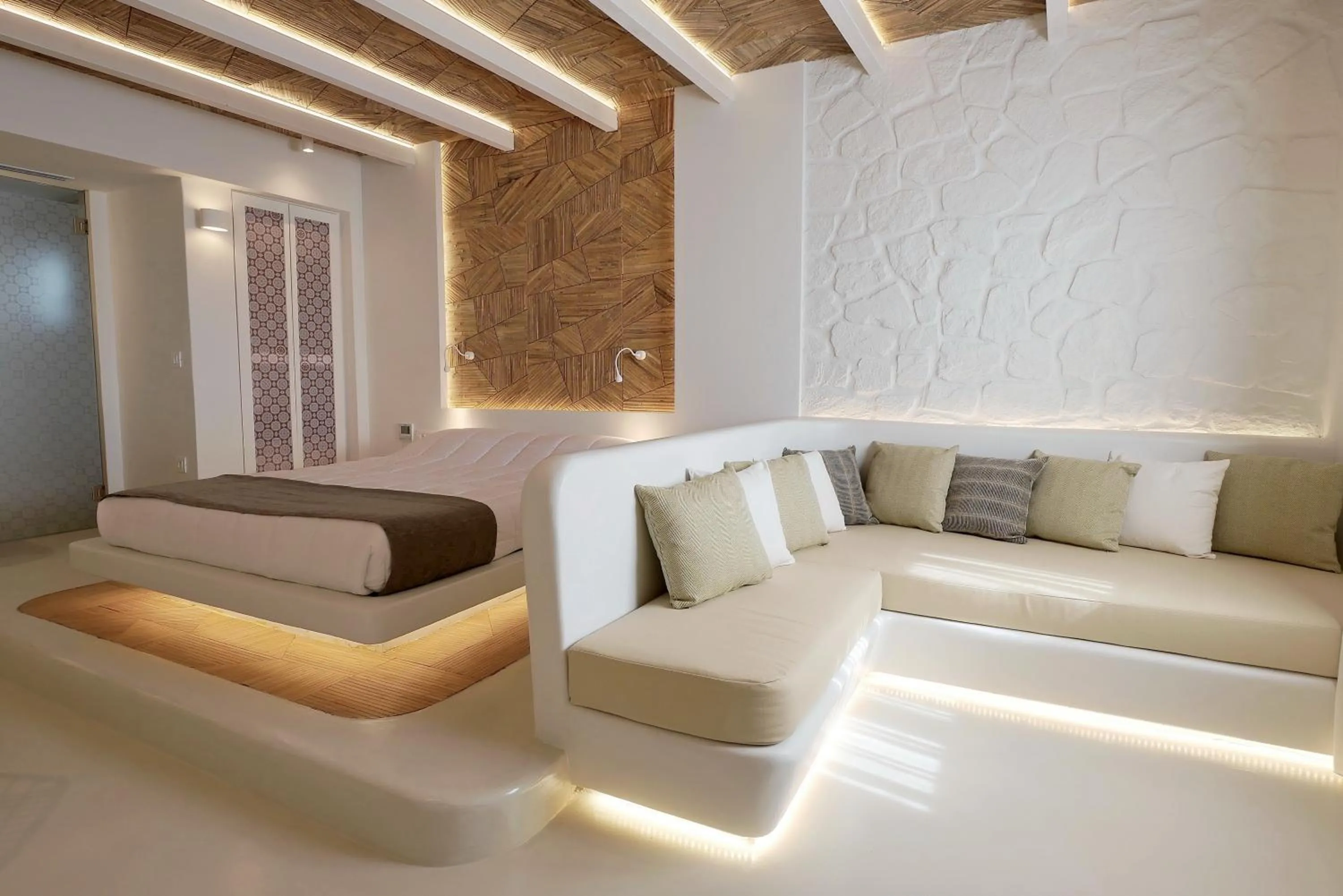 Bed in Andronikos Hotel