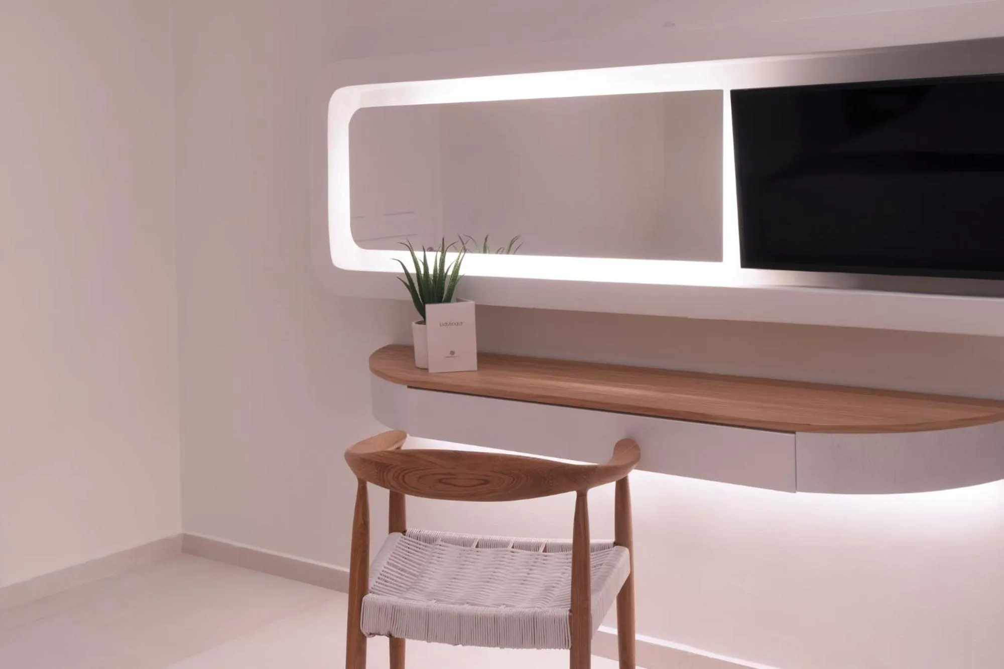 TV and multimedia in Andronikos Hotel