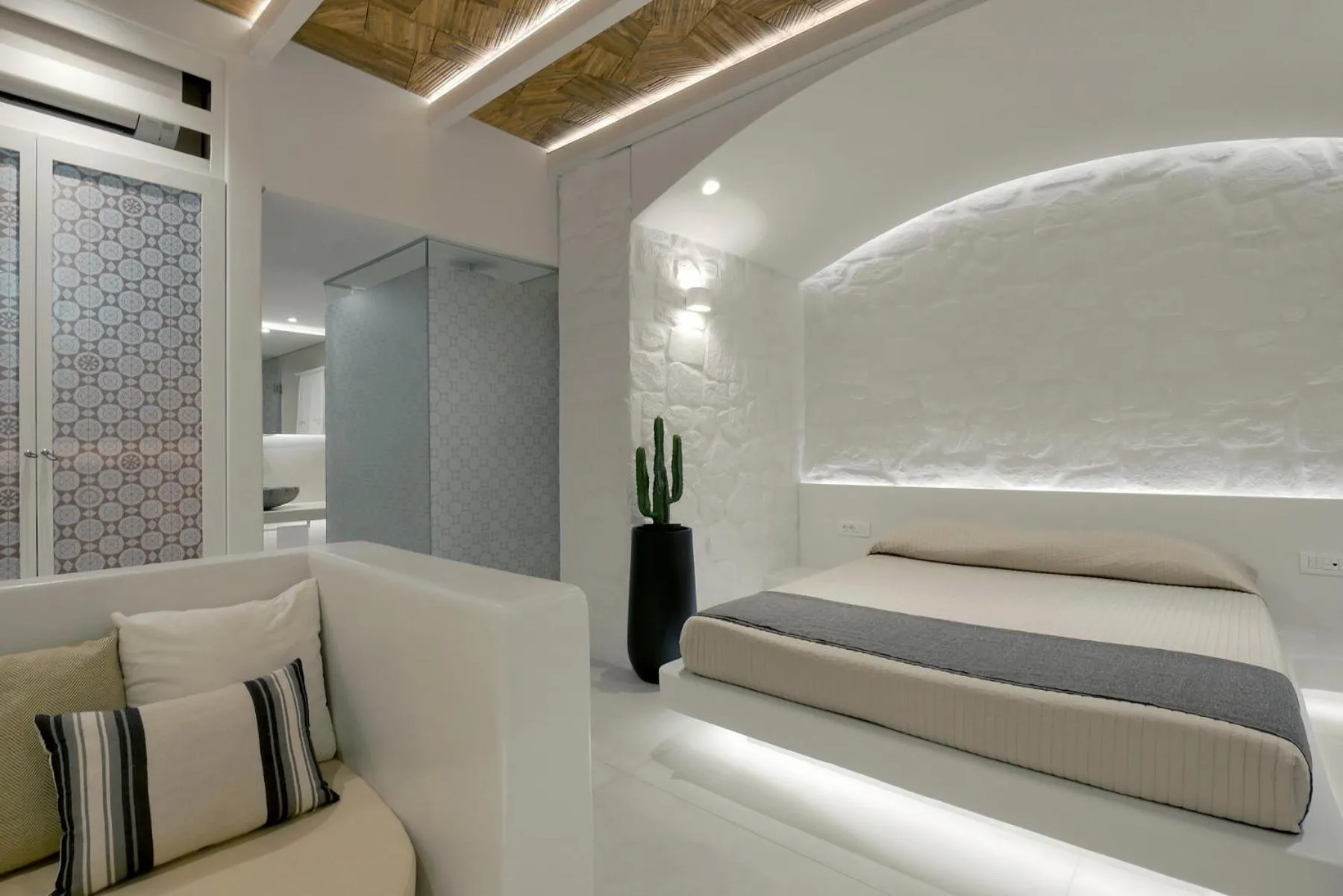 Bed in Andronikos Hotel