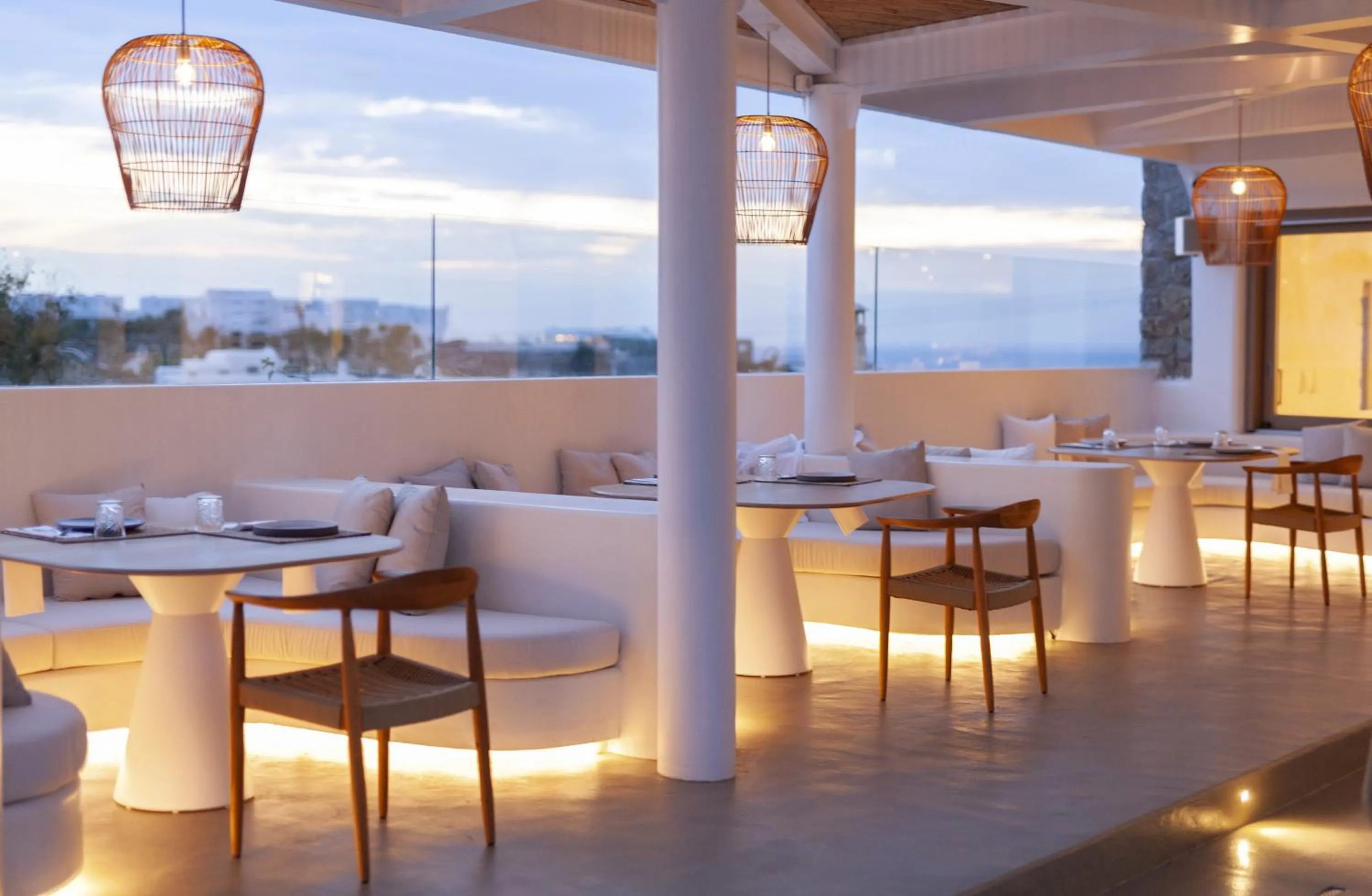 Restaurant/places to eat in Andronikos Hotel