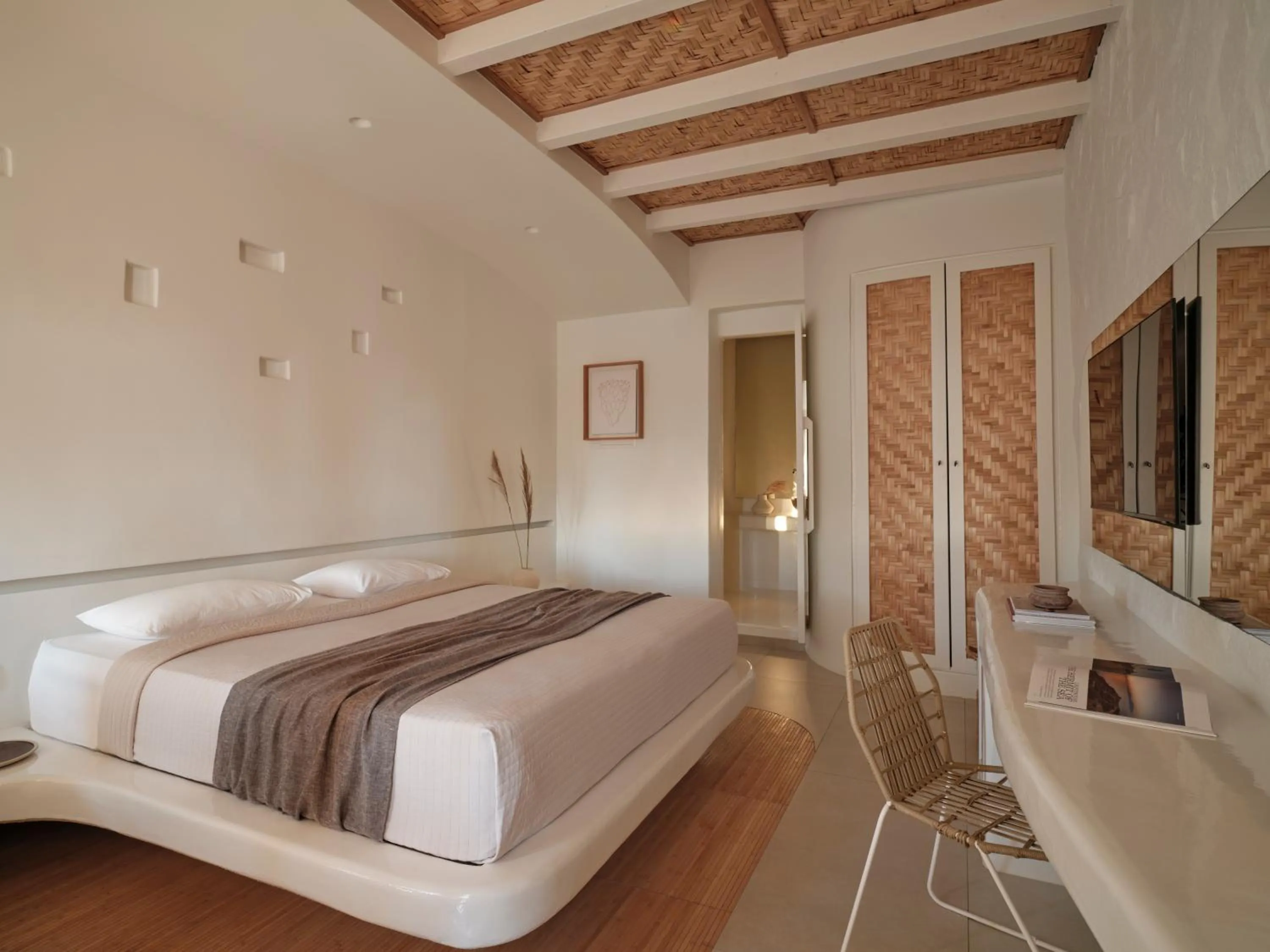 Bed in Andronikos Hotel