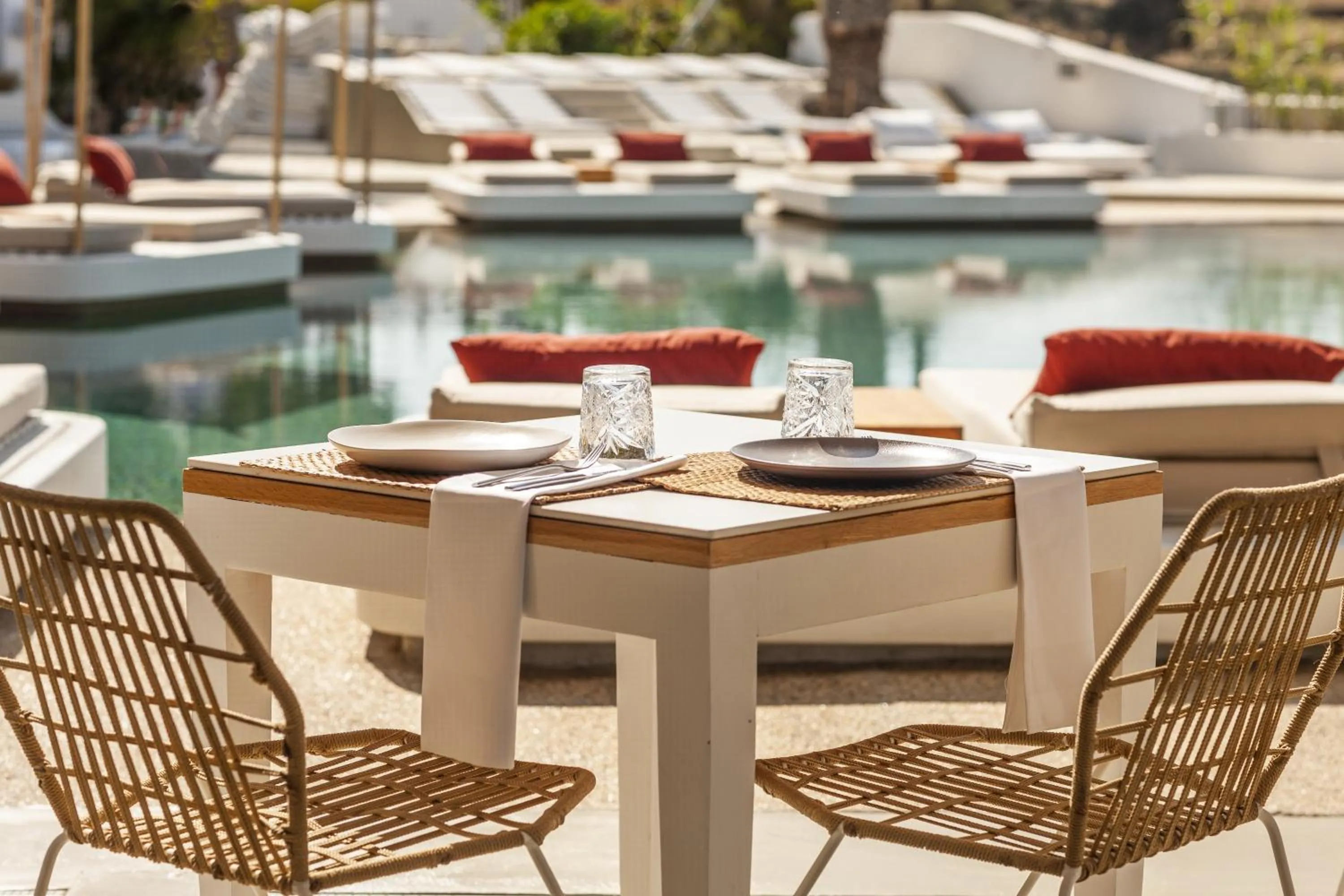 Restaurant/places to eat in Andronikos Hotel