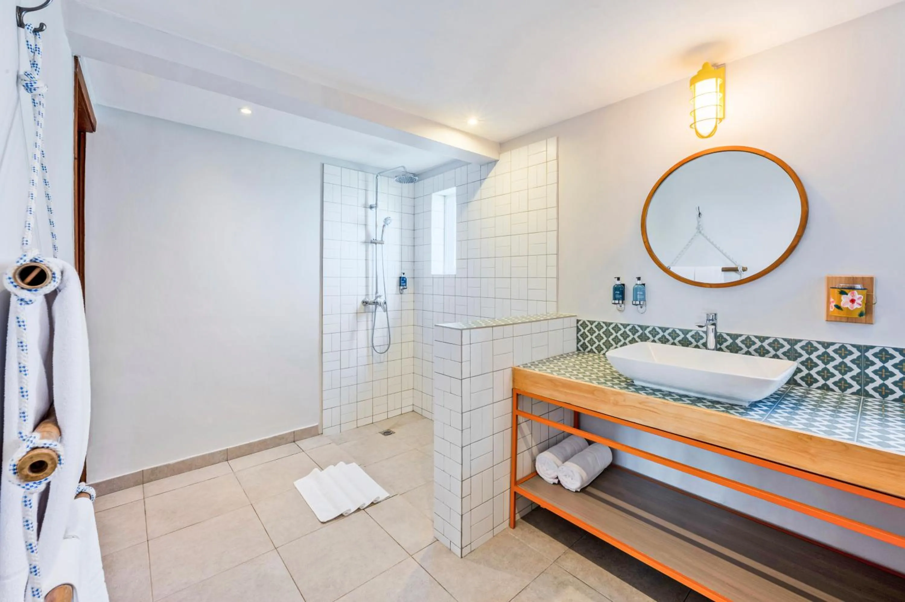 Bathroom in C Rodrigues Mourouk - Rodrigues Island