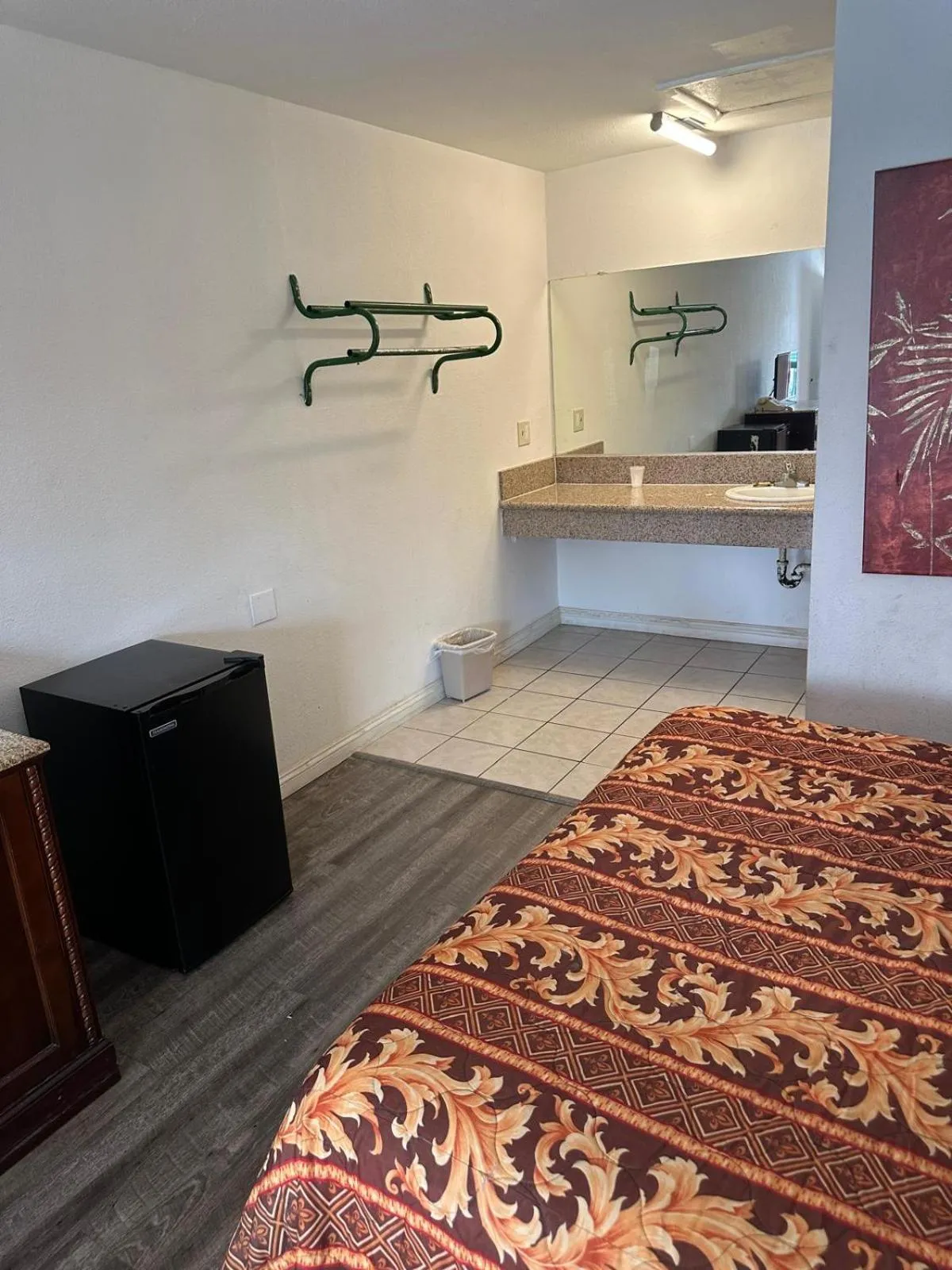 Bed in Palm Inn Motel - Rosemead, Los Angeles